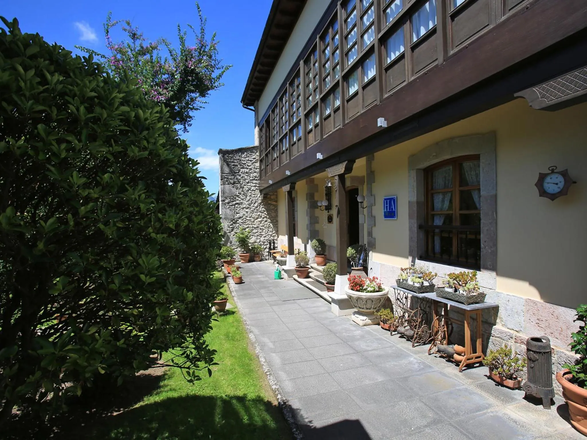 Facade/entrance in Hotel La Arquera
