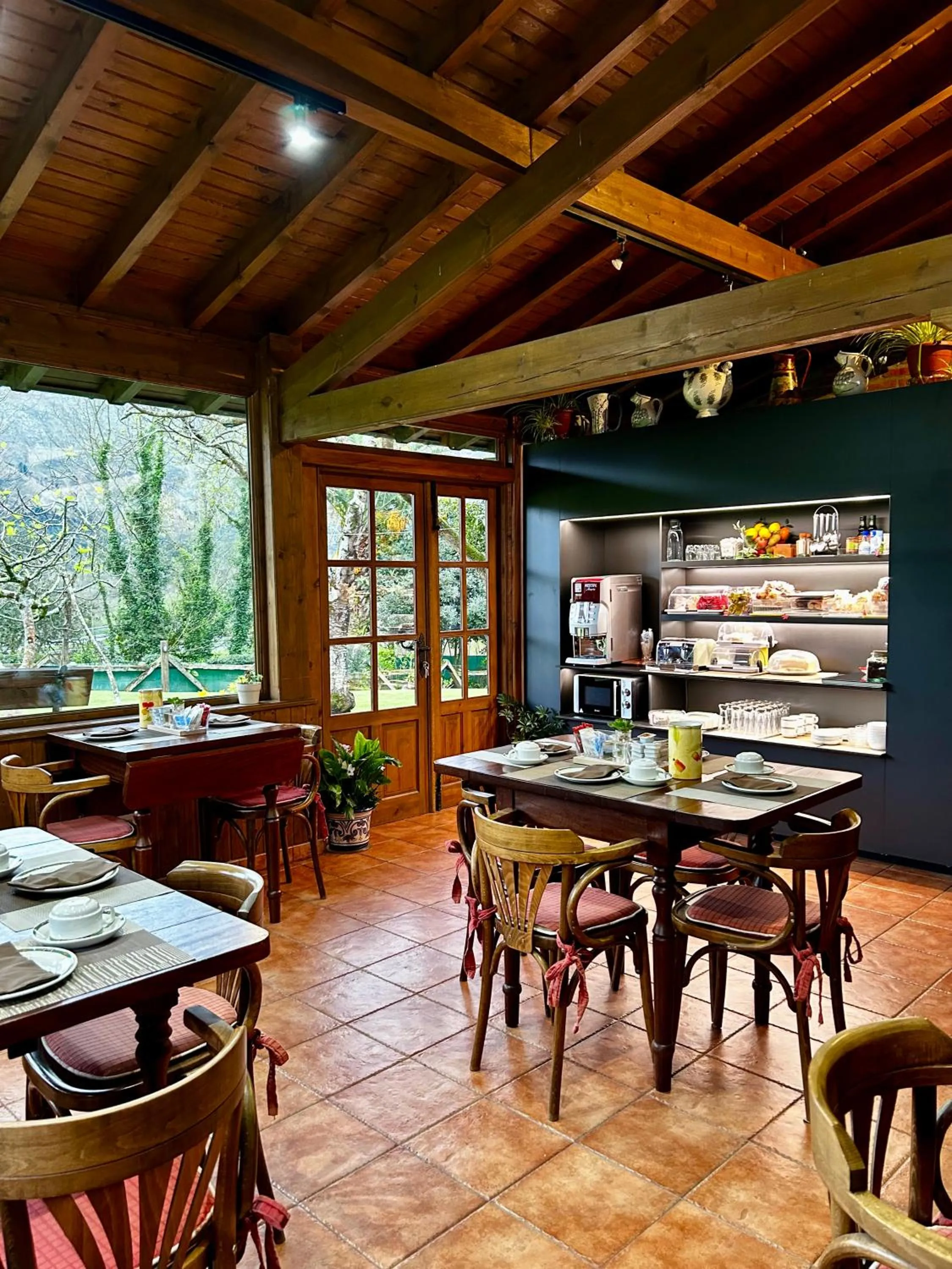 Breakfast in Hotel La Arquera