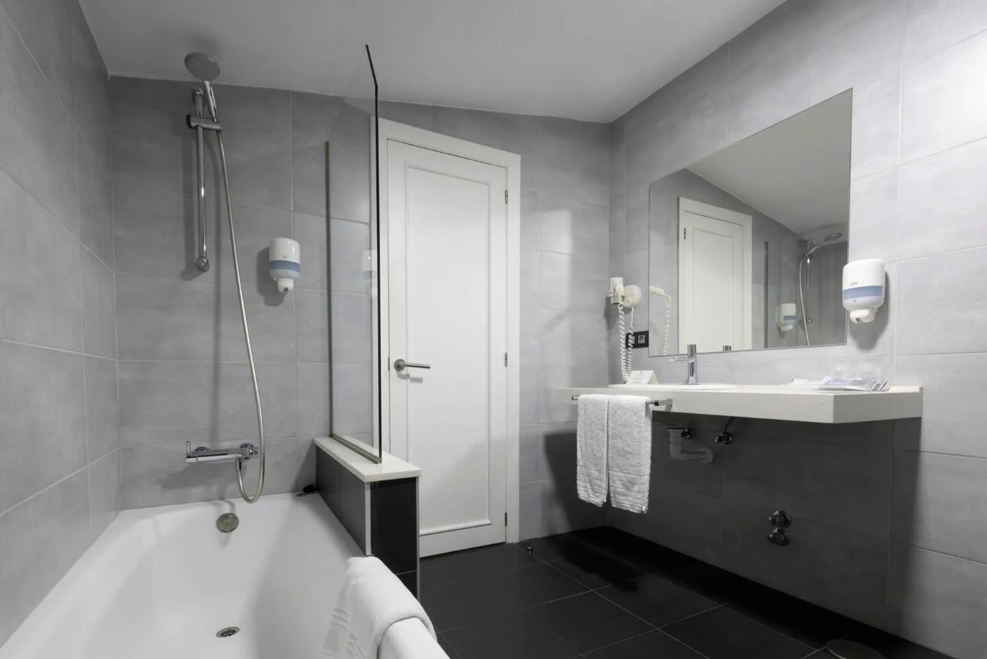 Bathroom in Hotel La Palma de Llanes