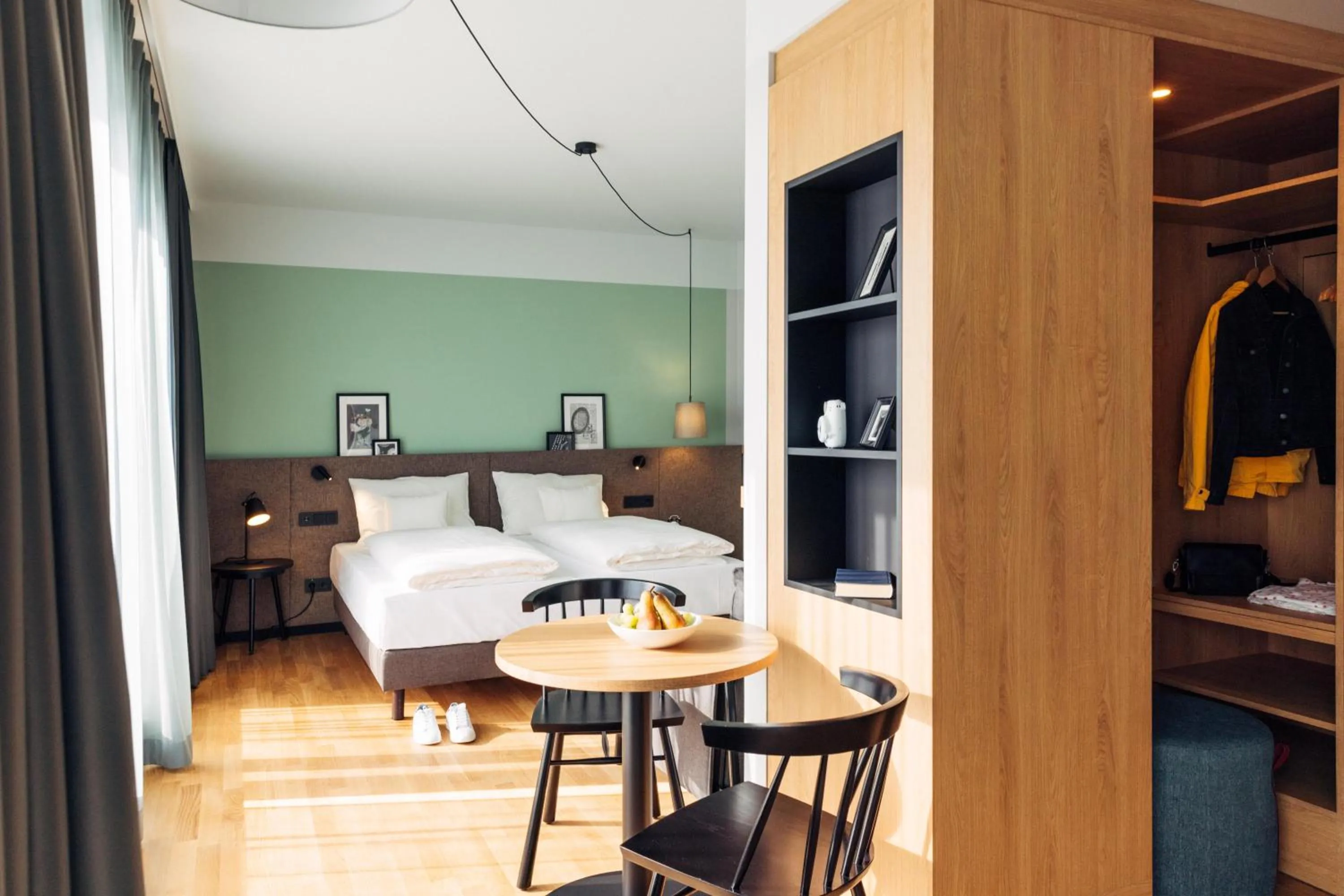 Photo of the whole room, Bed in harry's home Villach hotel & apartments