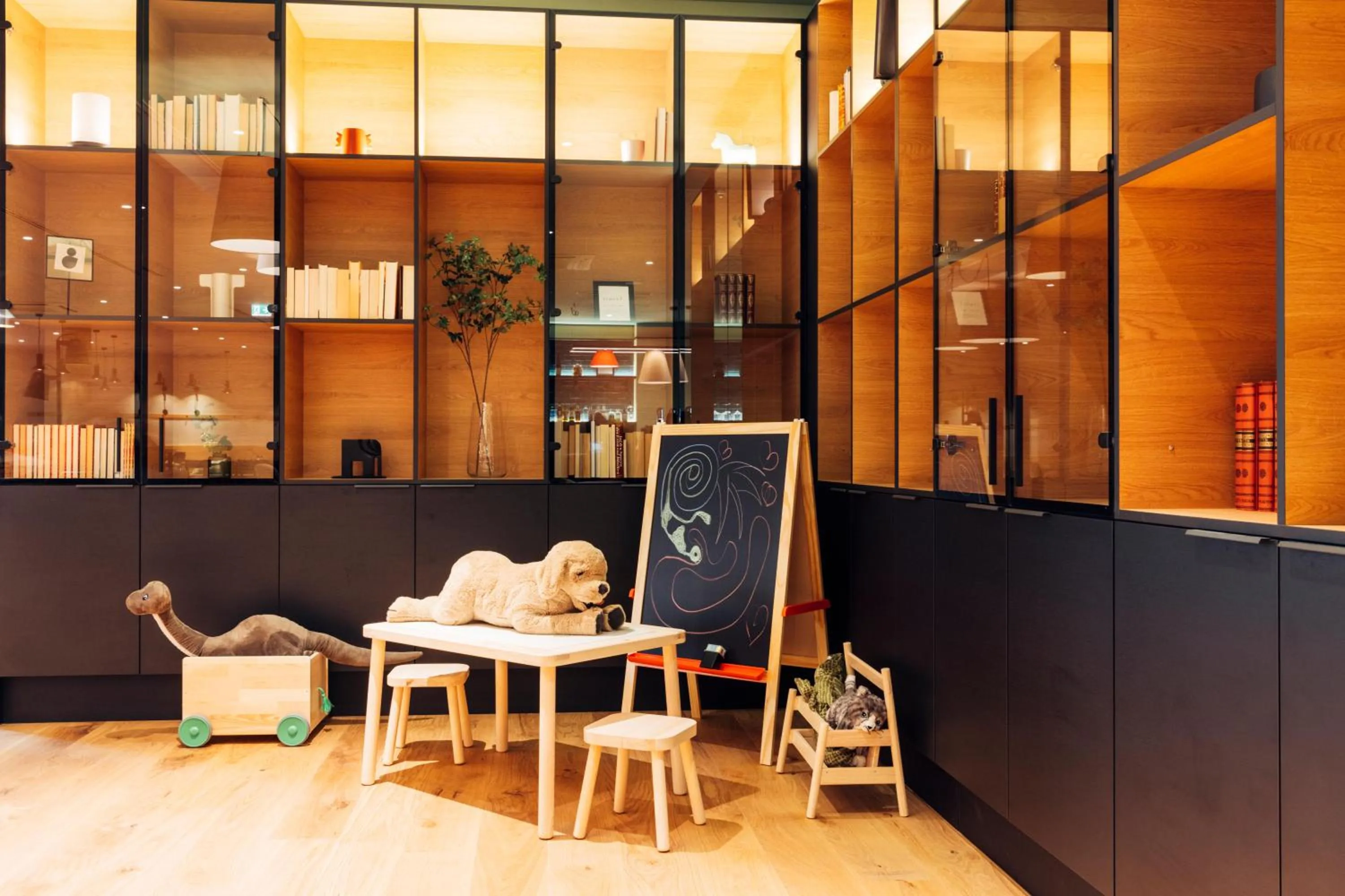 children in harry's home Villach hotel & apartments