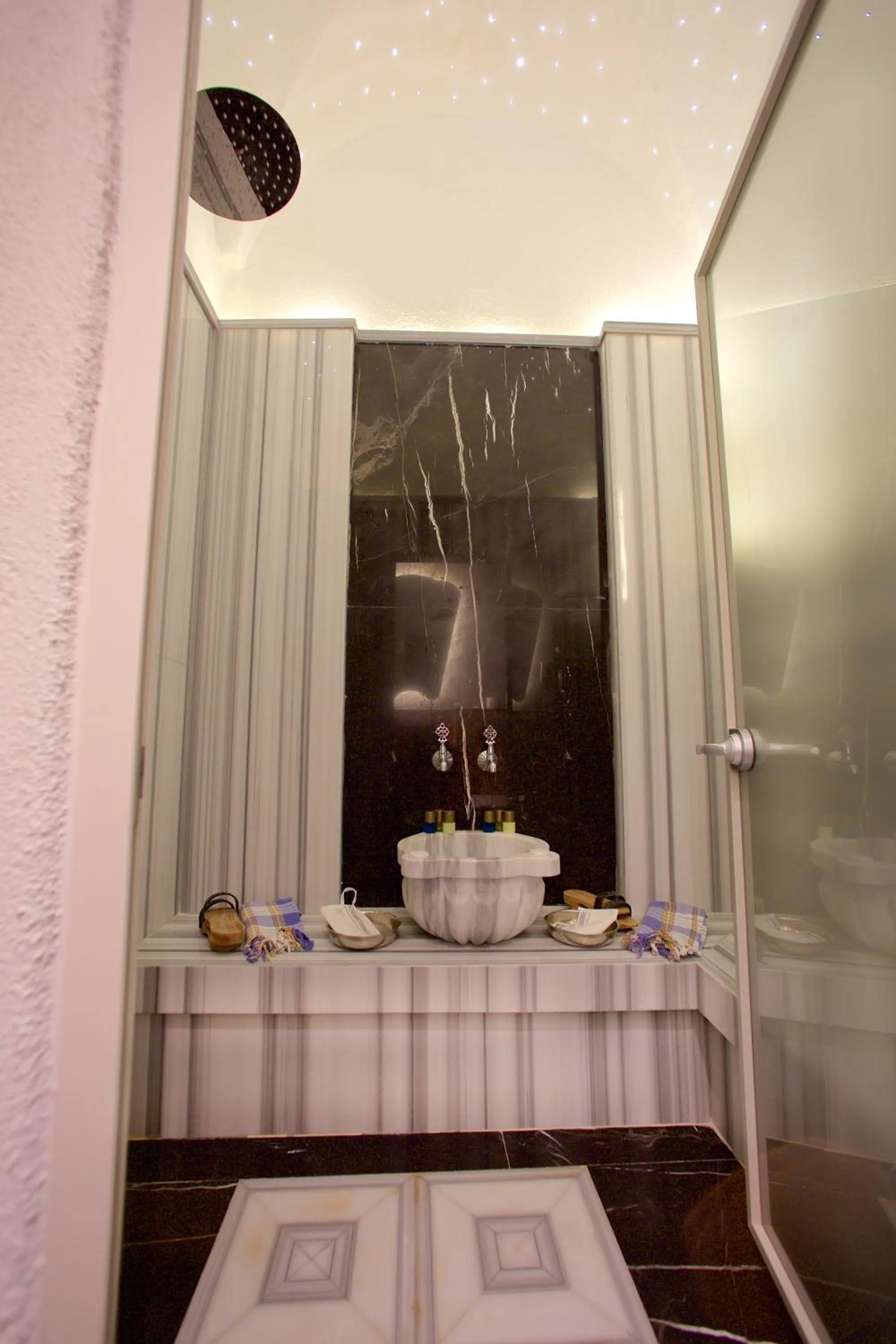 Public Bath in Ayramin Exclusive Hotel - Special Category