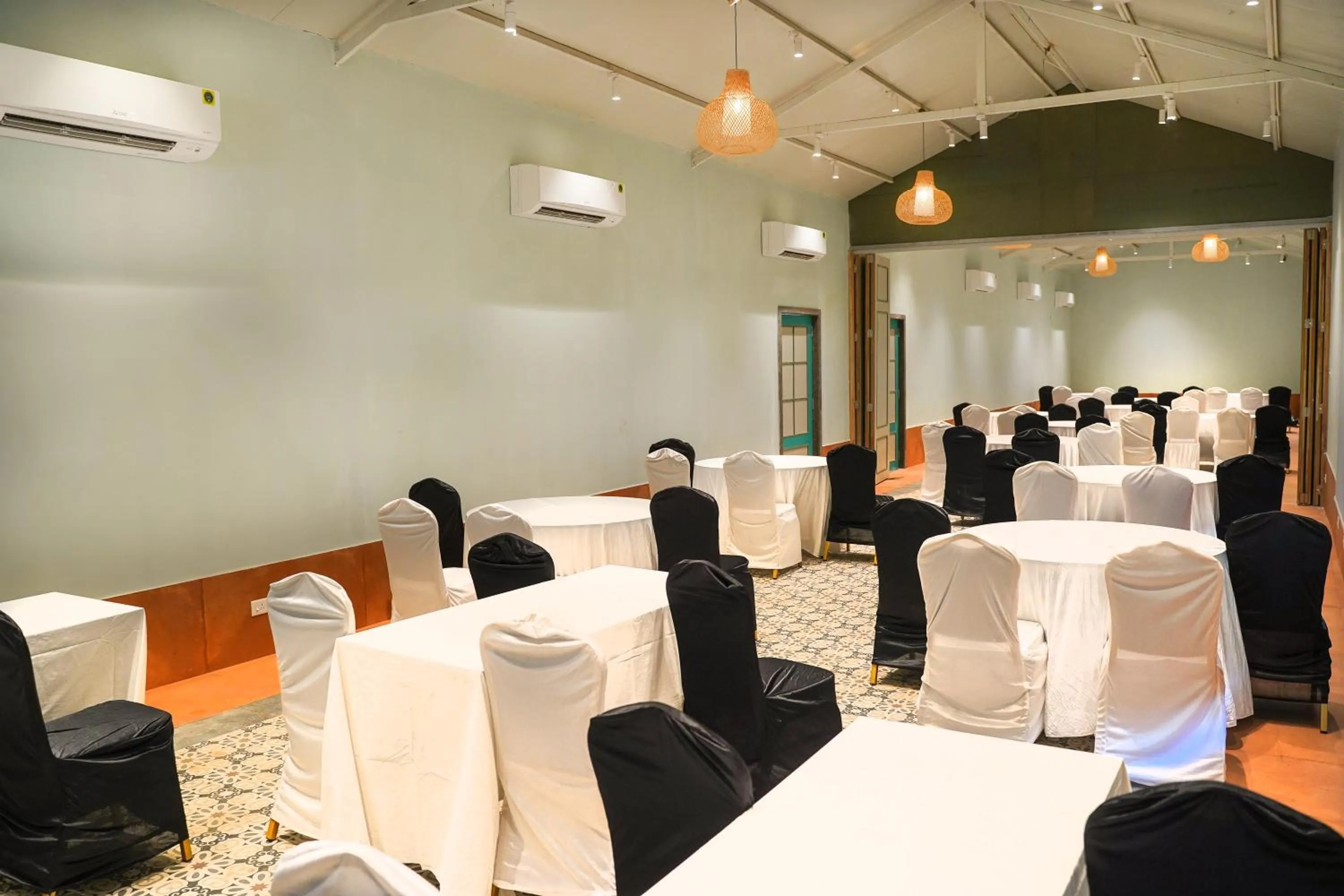Meeting/conference room in Indie Stays Goa