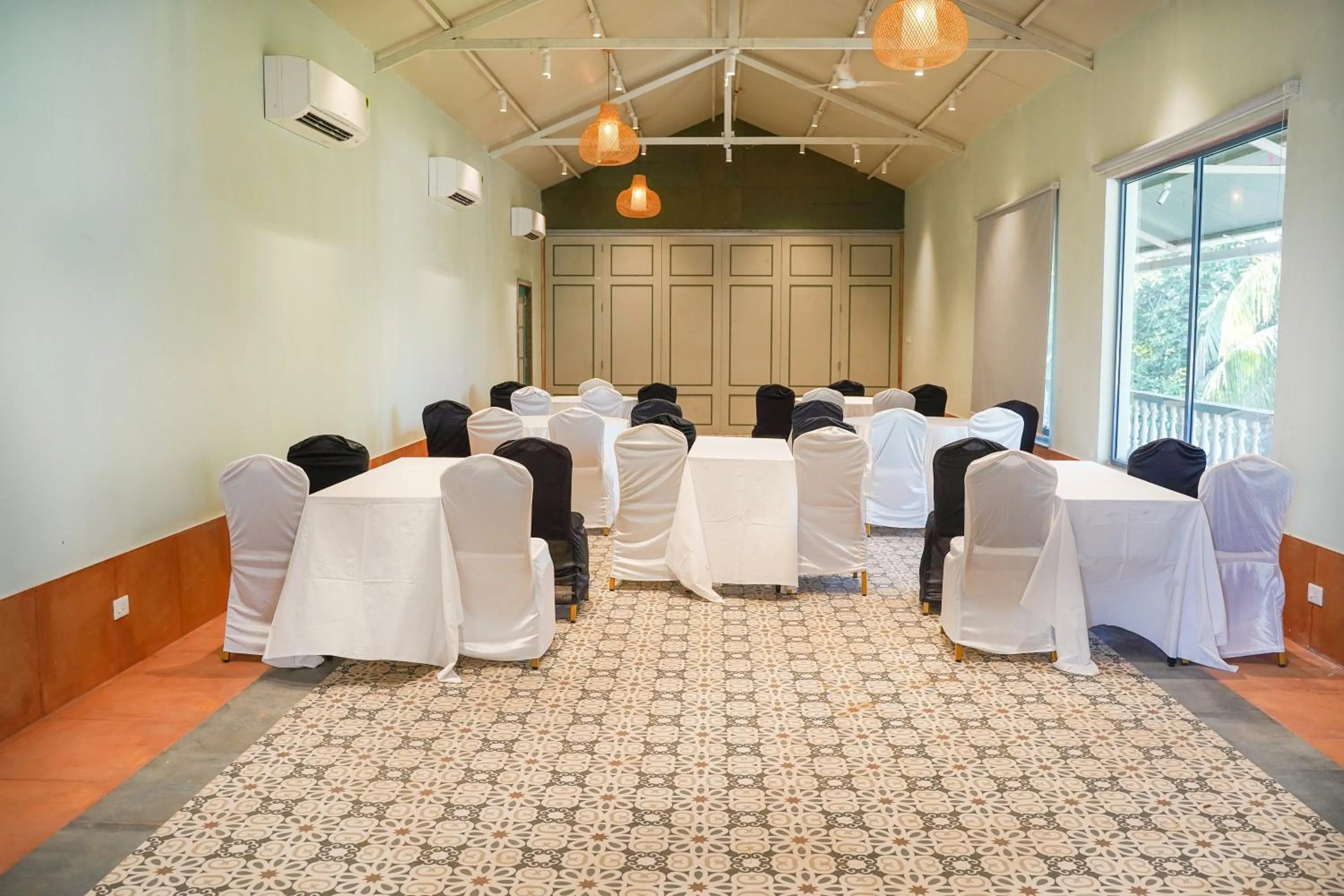 Meeting/conference room in Indie Stays Goa