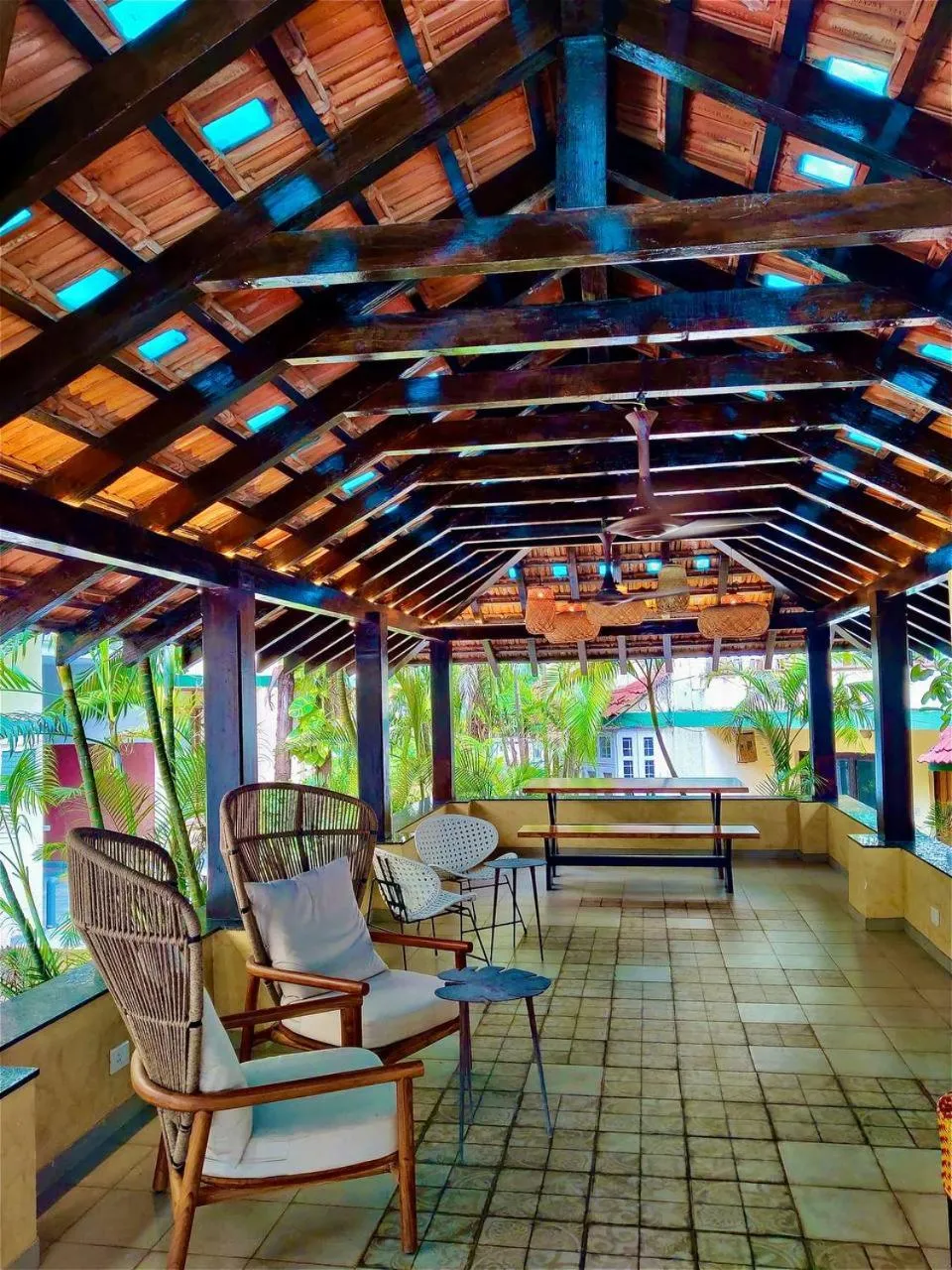 Communal lounge/ TV room in Indie Stays Goa