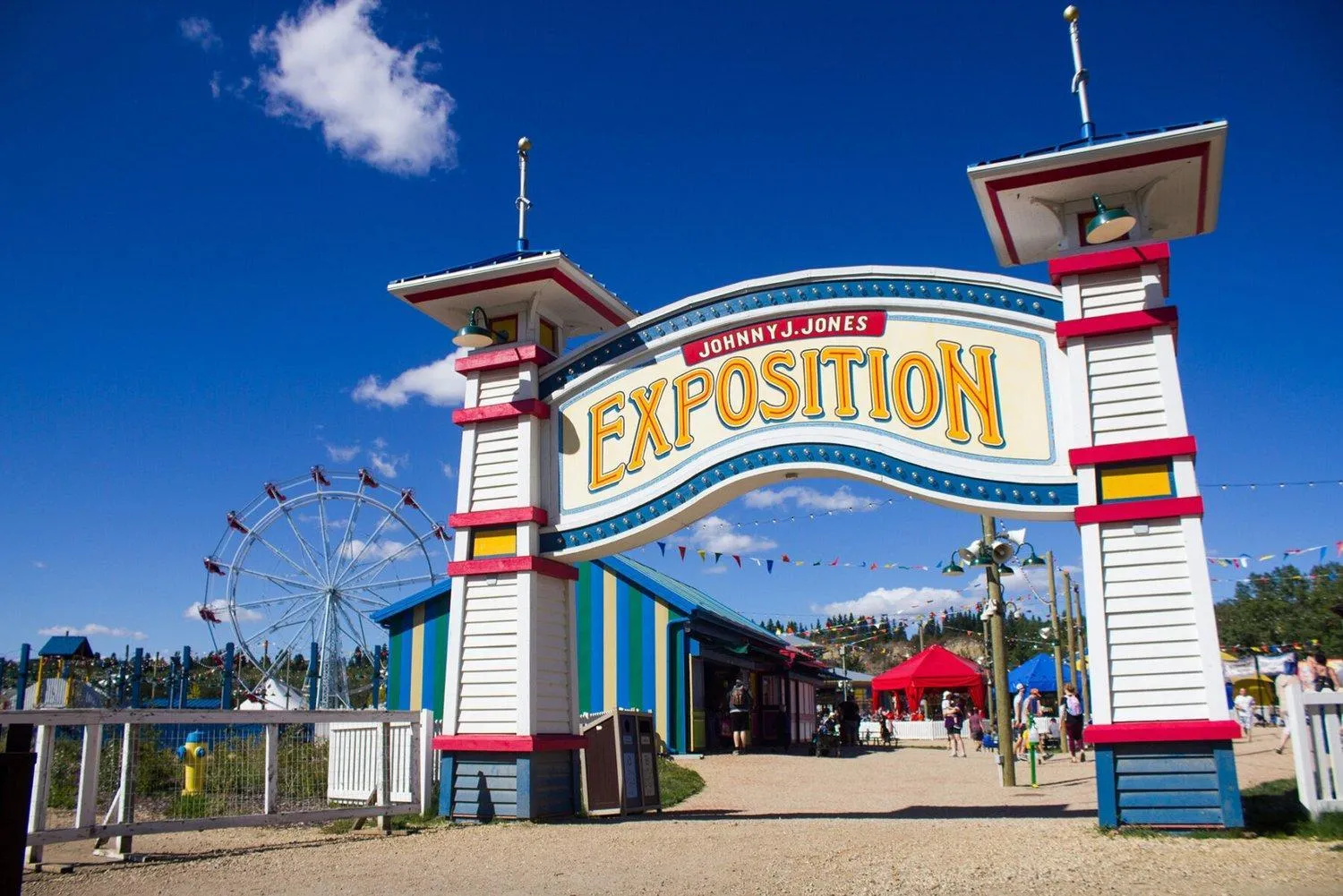 NEW, Euro-Style Suite, Whyte Avenue, AC, Netflix, Sleeps 6!