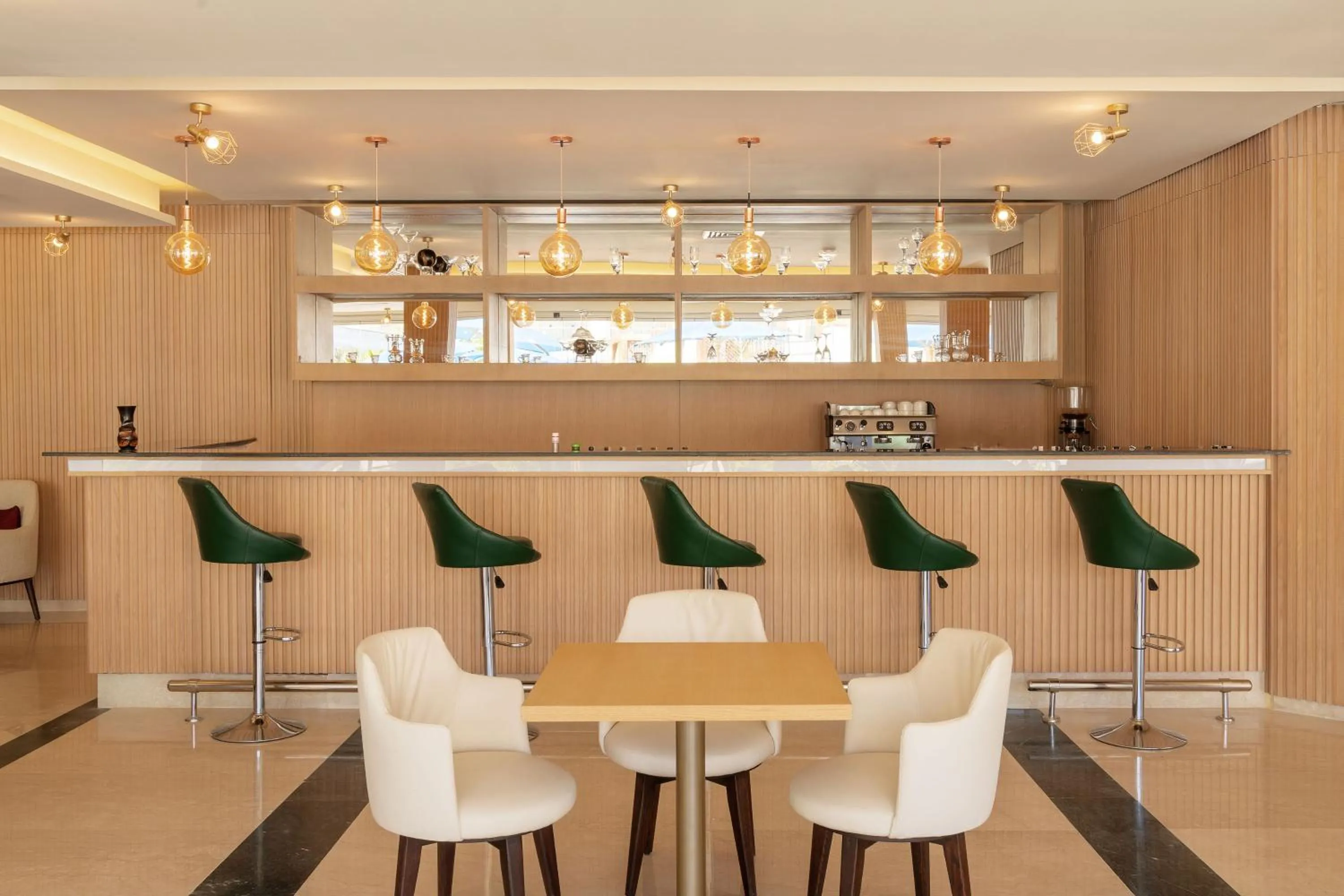 Lounge or bar in Cleopatra Luxury Resort Sharm - Adults Only 16 years plus