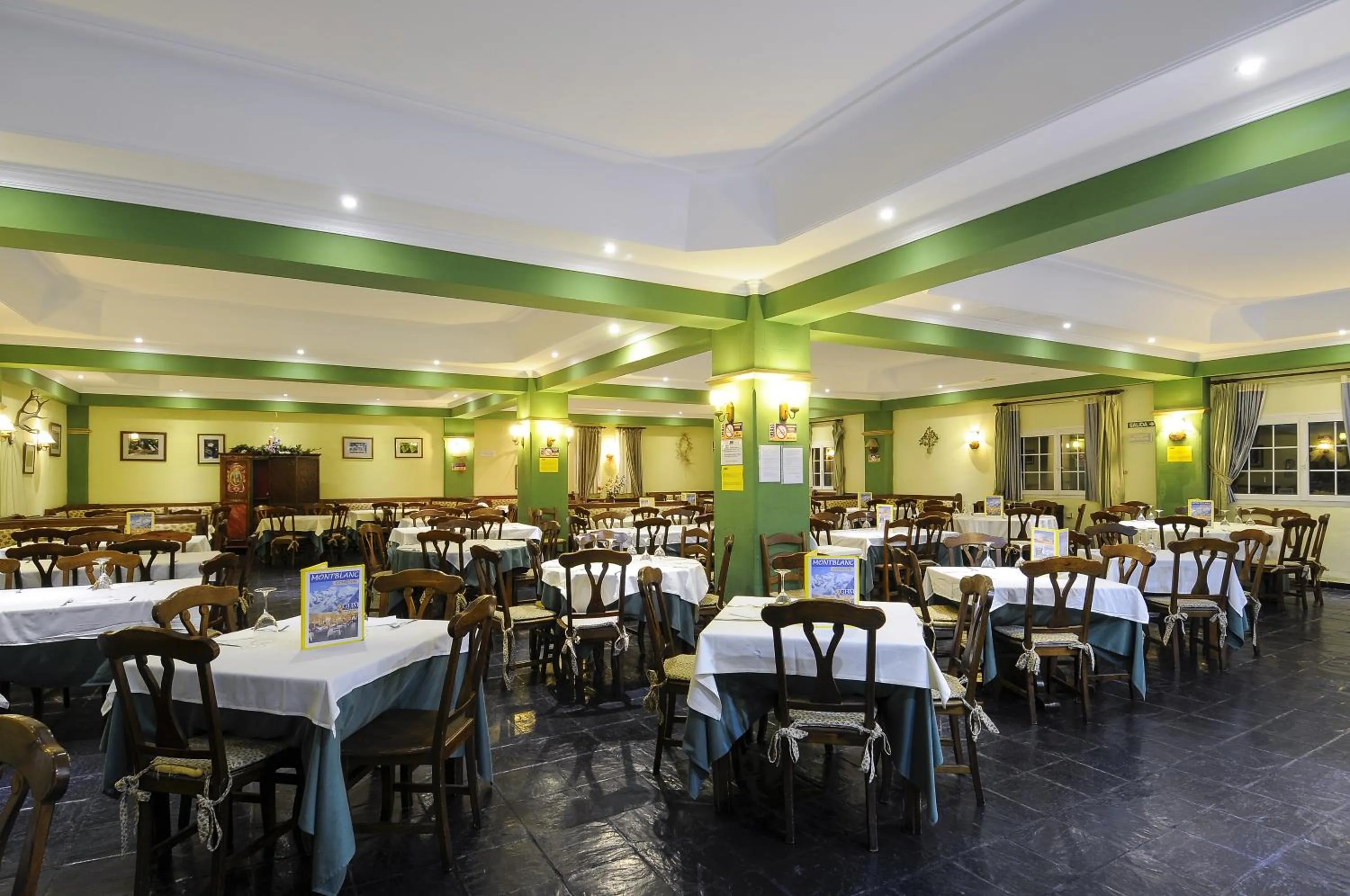 Restaurant/places to eat in Hotel GHM Monachil