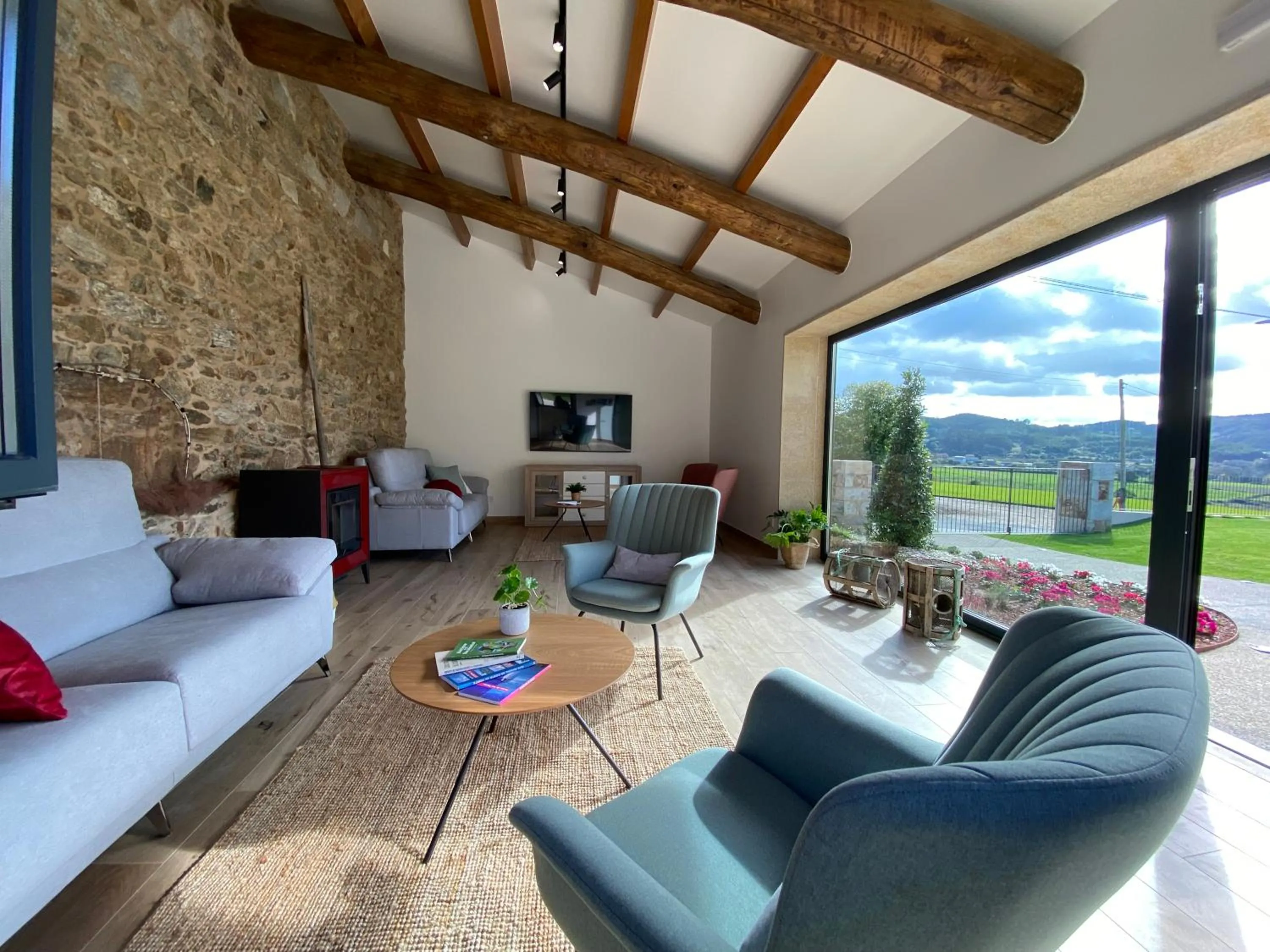 Communal lounge/ TV room in Morada Atlántica