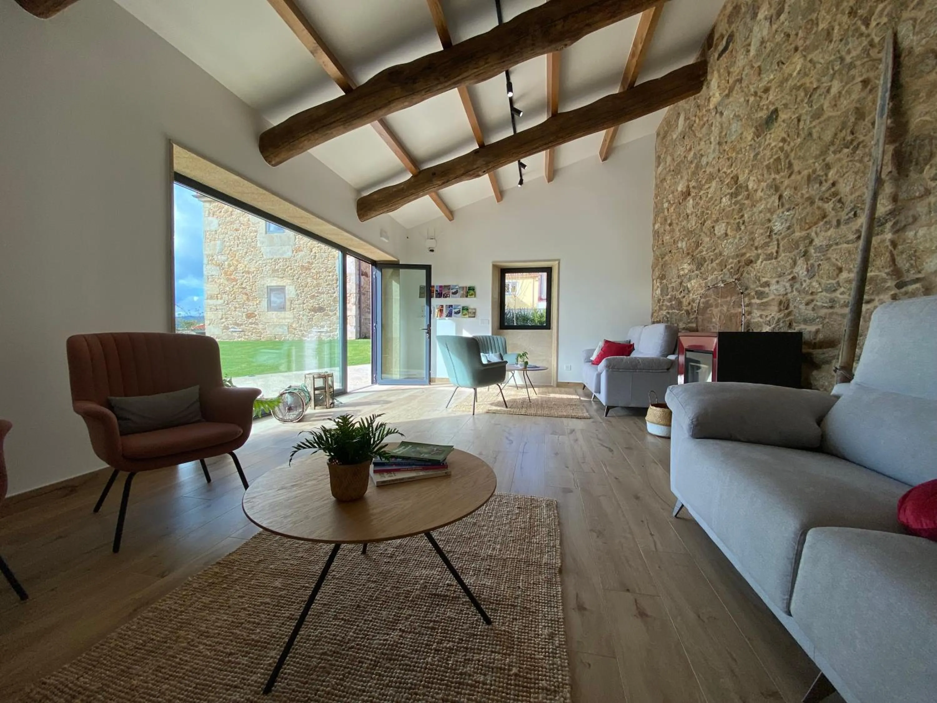 Communal lounge/ TV room in Morada Atlántica