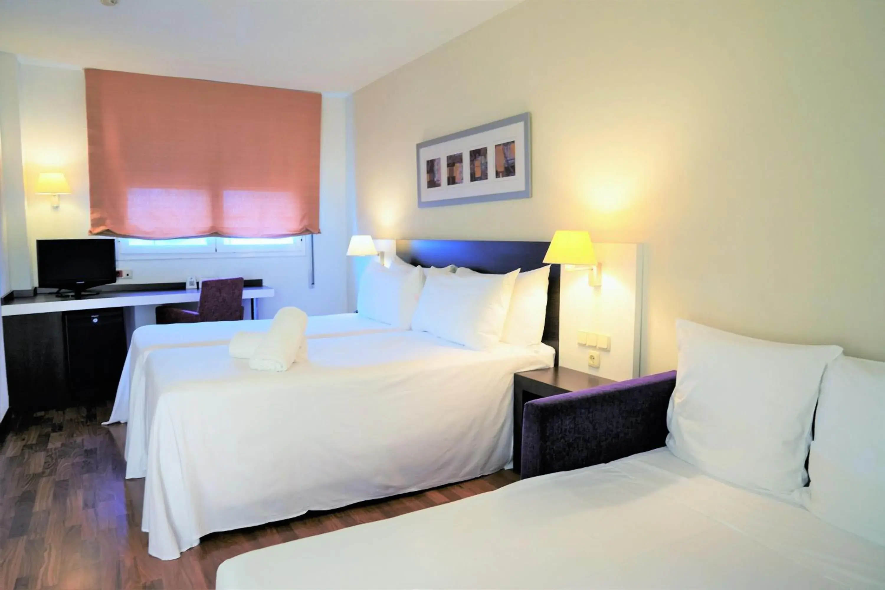 Triple Room (2 Adults) in Port Feria Valencia Triple Room (2 Adults) in Port Feria Valencia