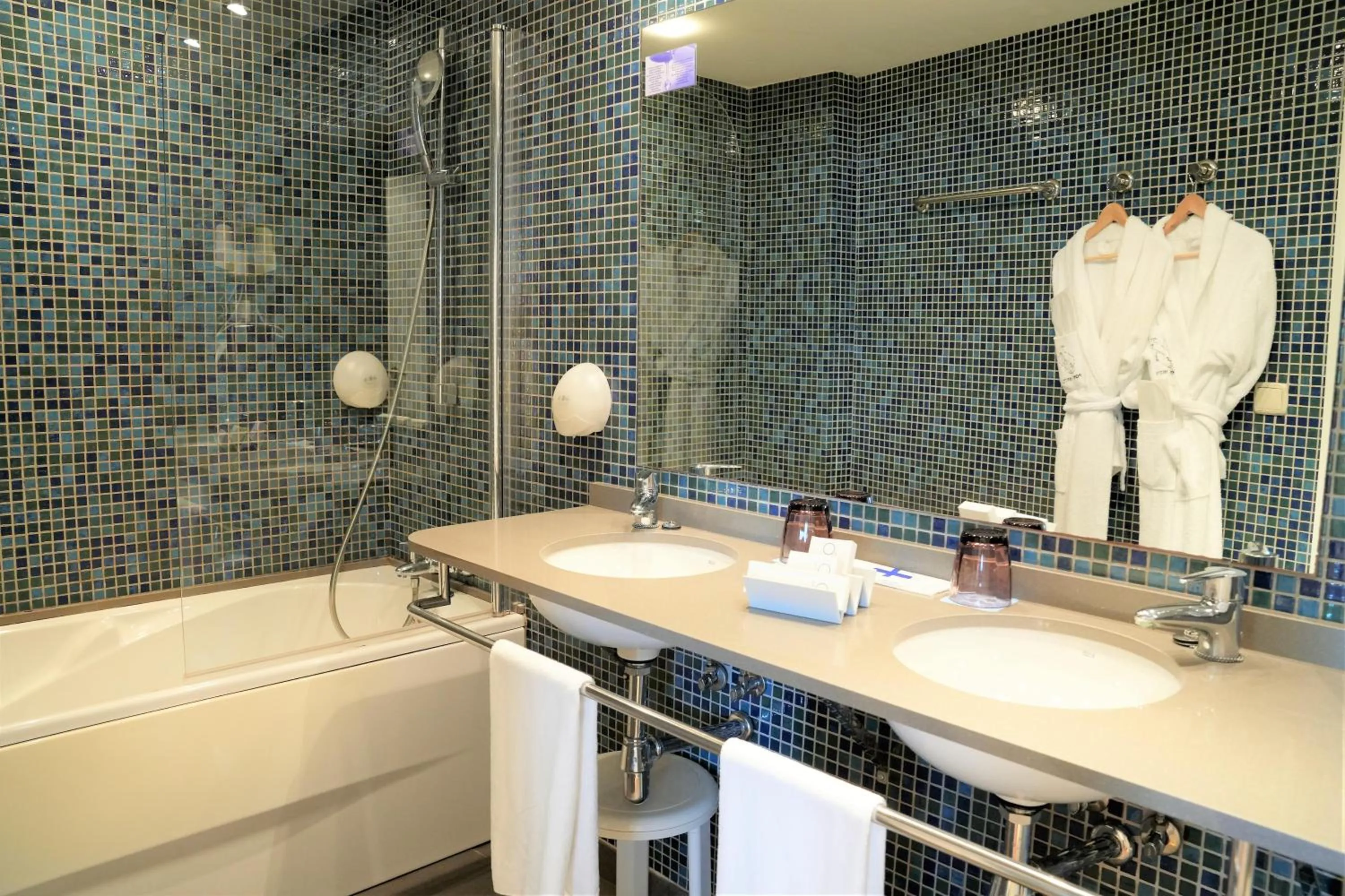 Bathroom in Port Feria Valencia