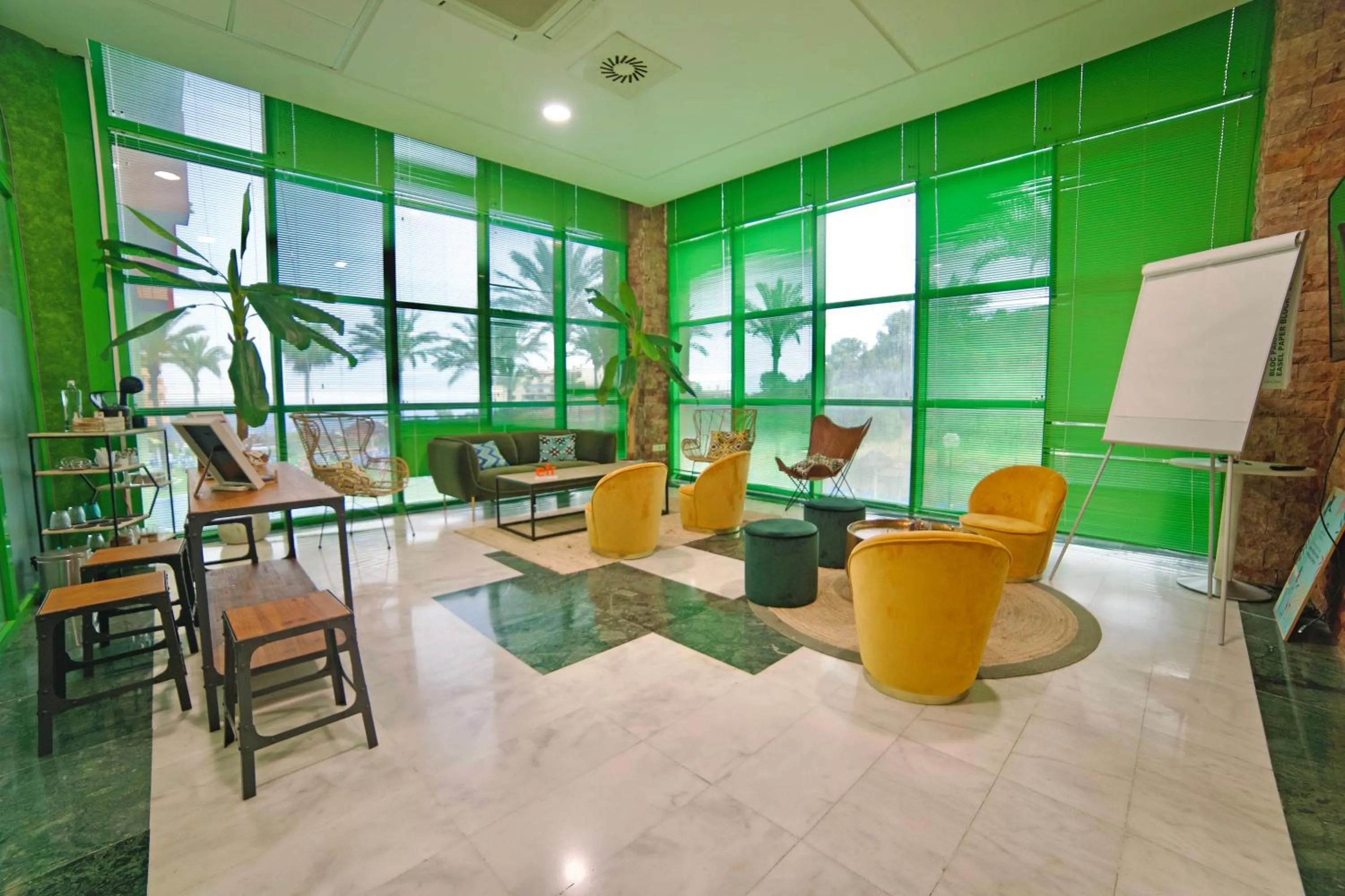 Meeting/conference room in Holiday World RIWO Hotel.