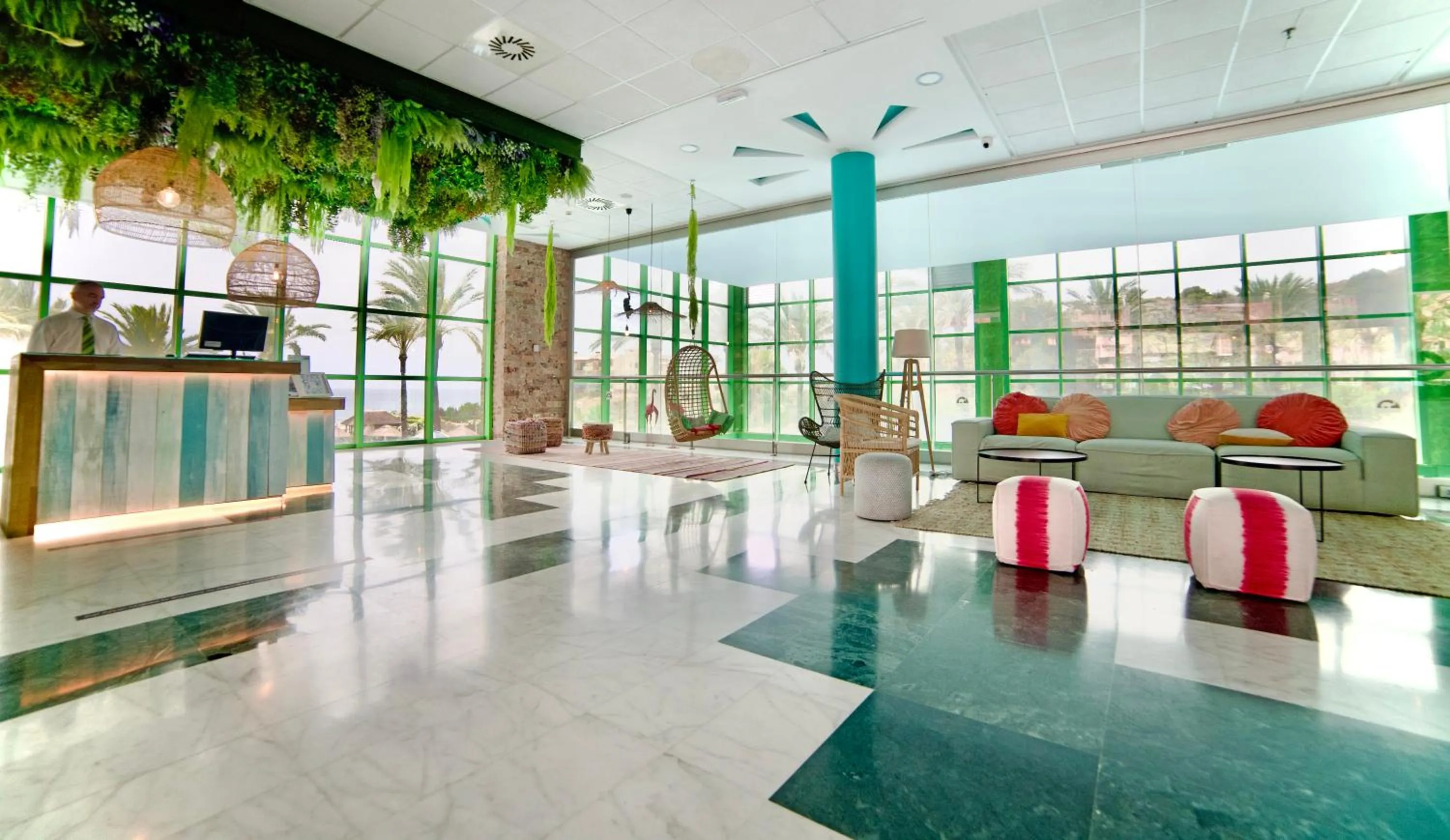 Living room in Holiday World RIWO Hotel.