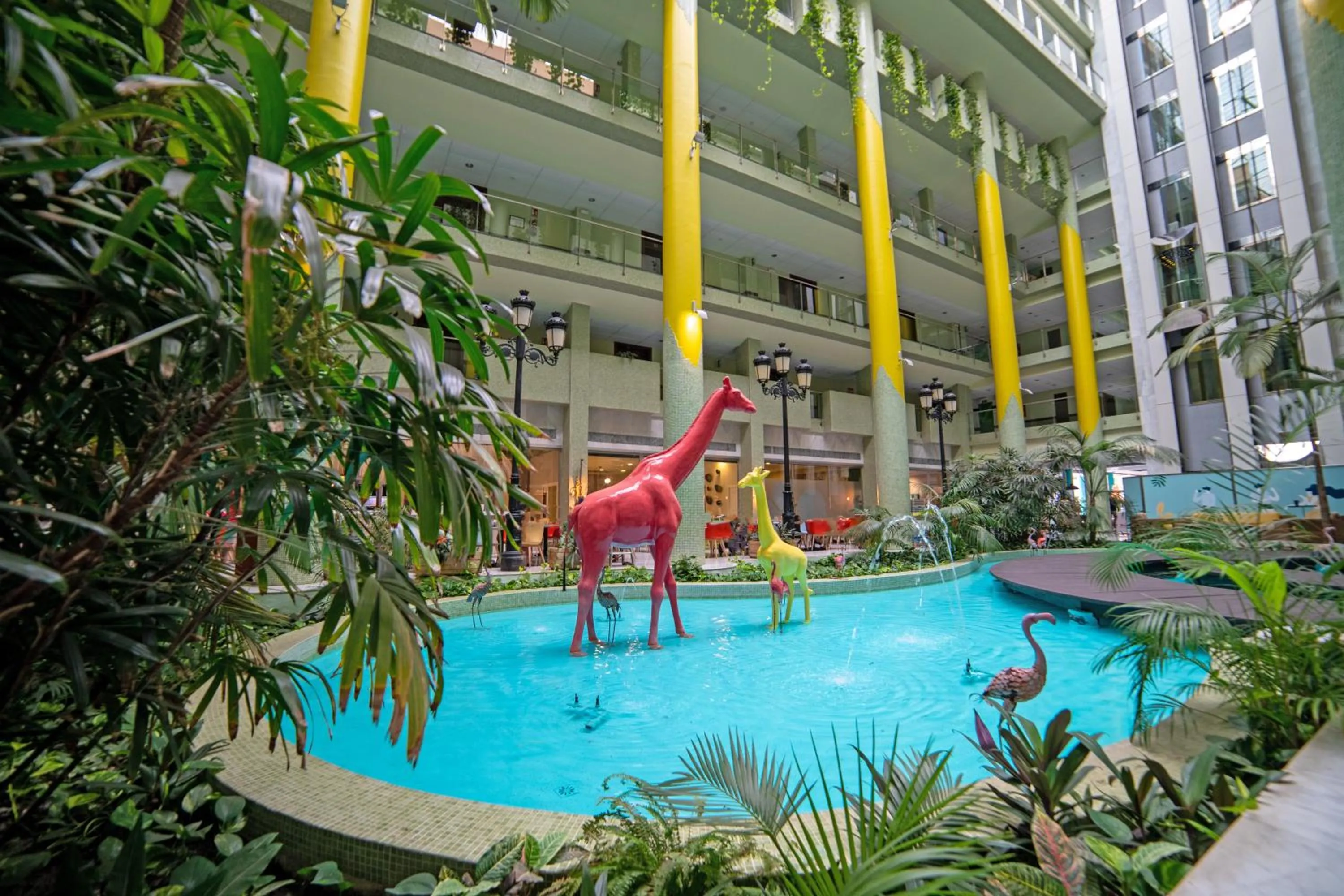 Area and facilities in Holiday World RIWO Hotel.