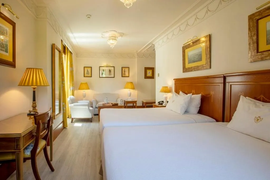 Bed in Hotel Inglaterra