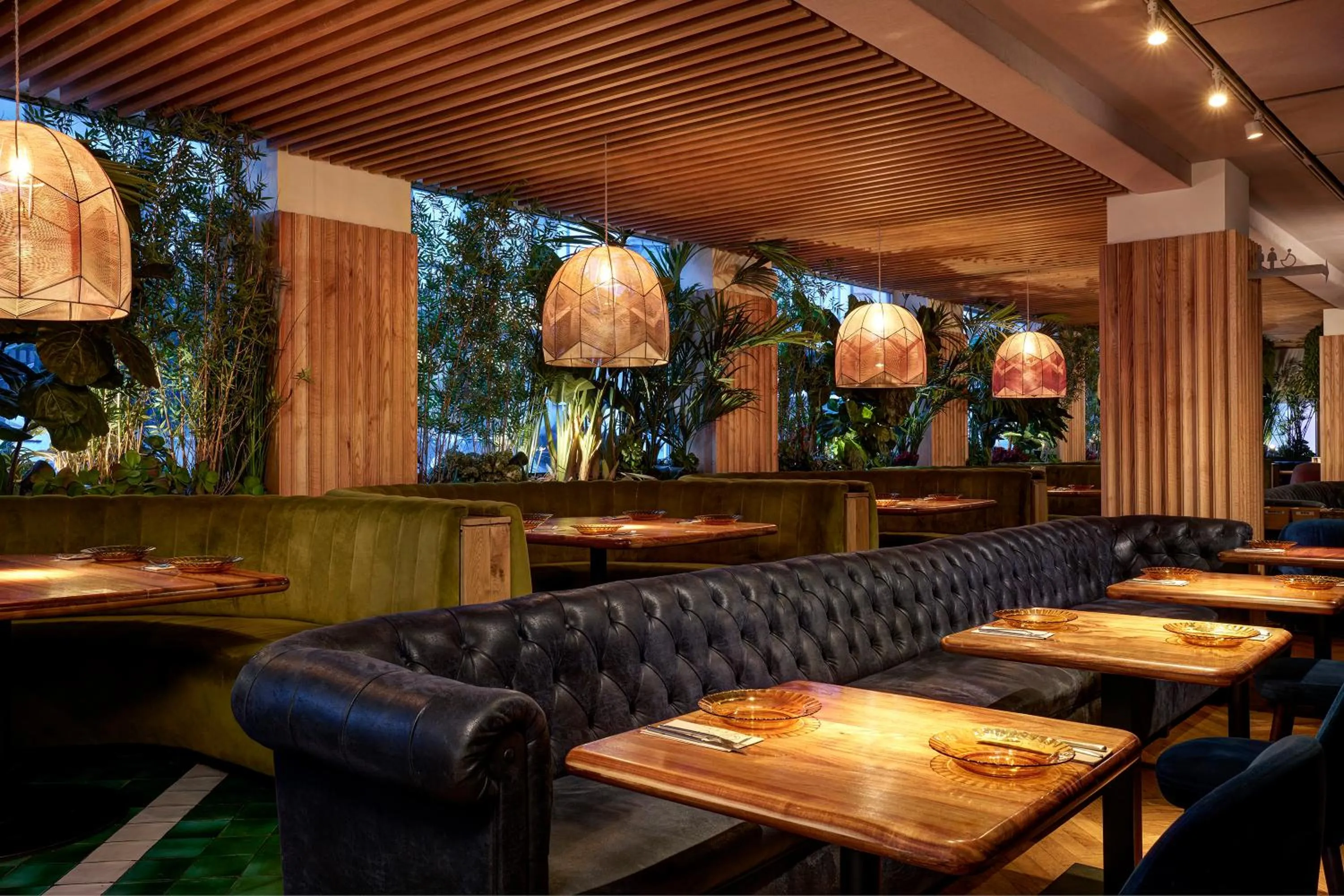 Restaurant/places to eat in Hotel Inglaterra