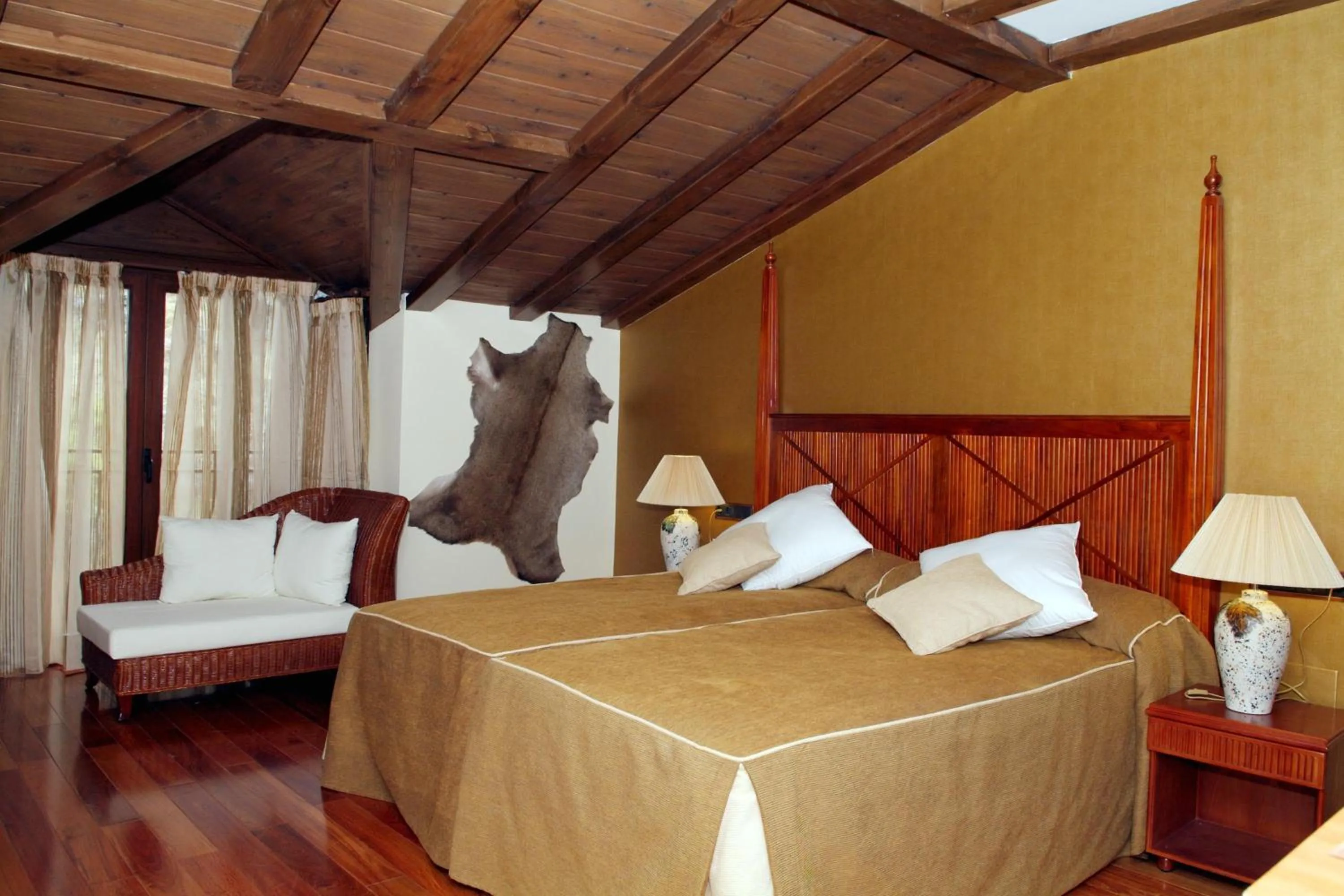 Photo of the whole room, Bed in Hotel & Spa Sierra de Cazorla 4*