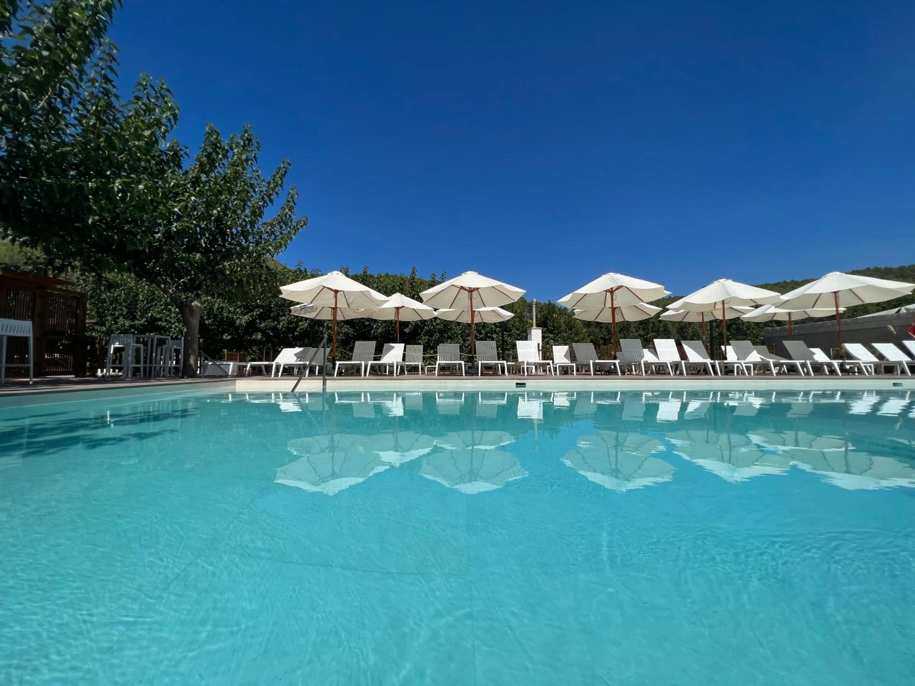 Swimming pool in Hotel Rosaleda del Mijares