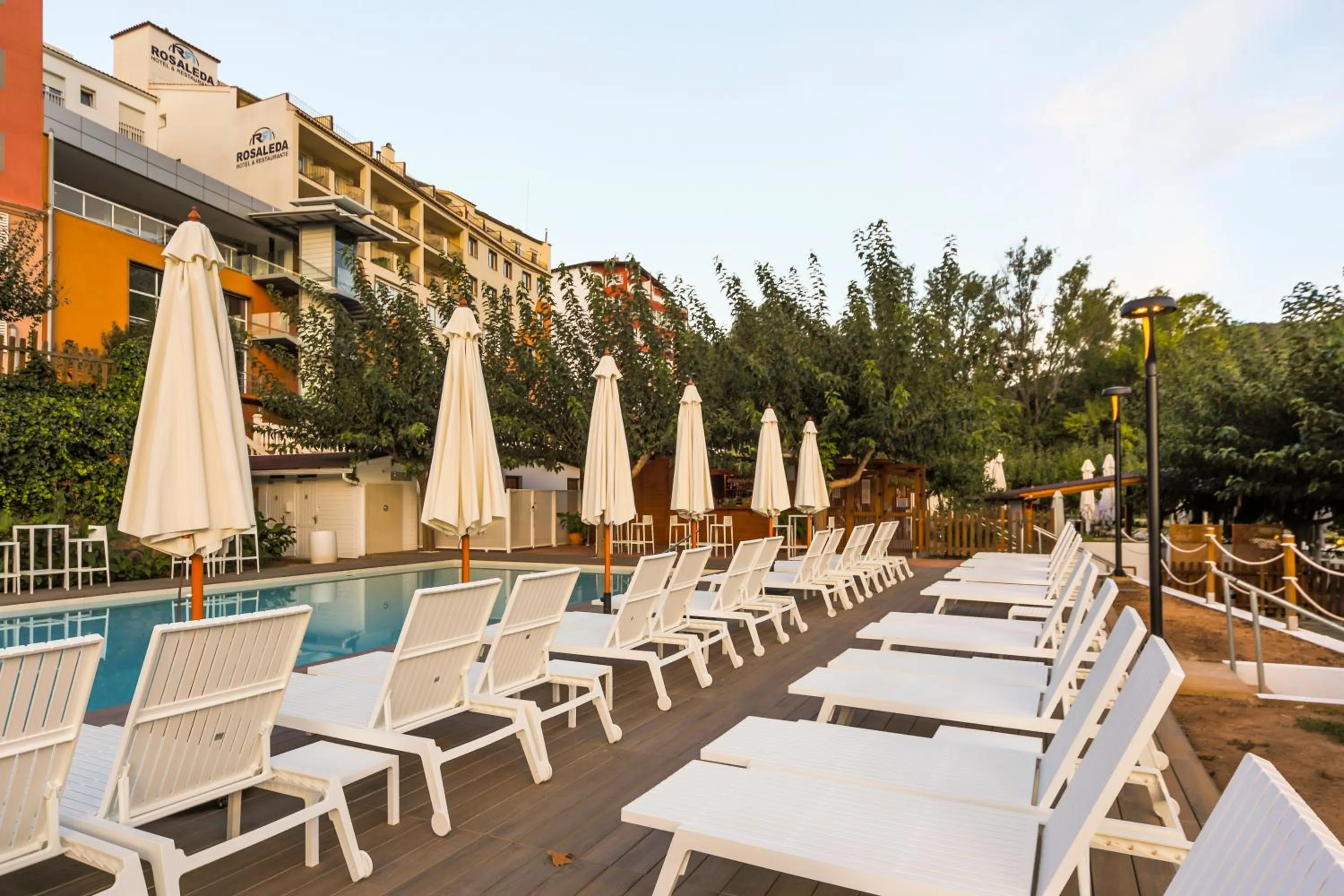 Swimming pool in Hotel Rosaleda del Mijares