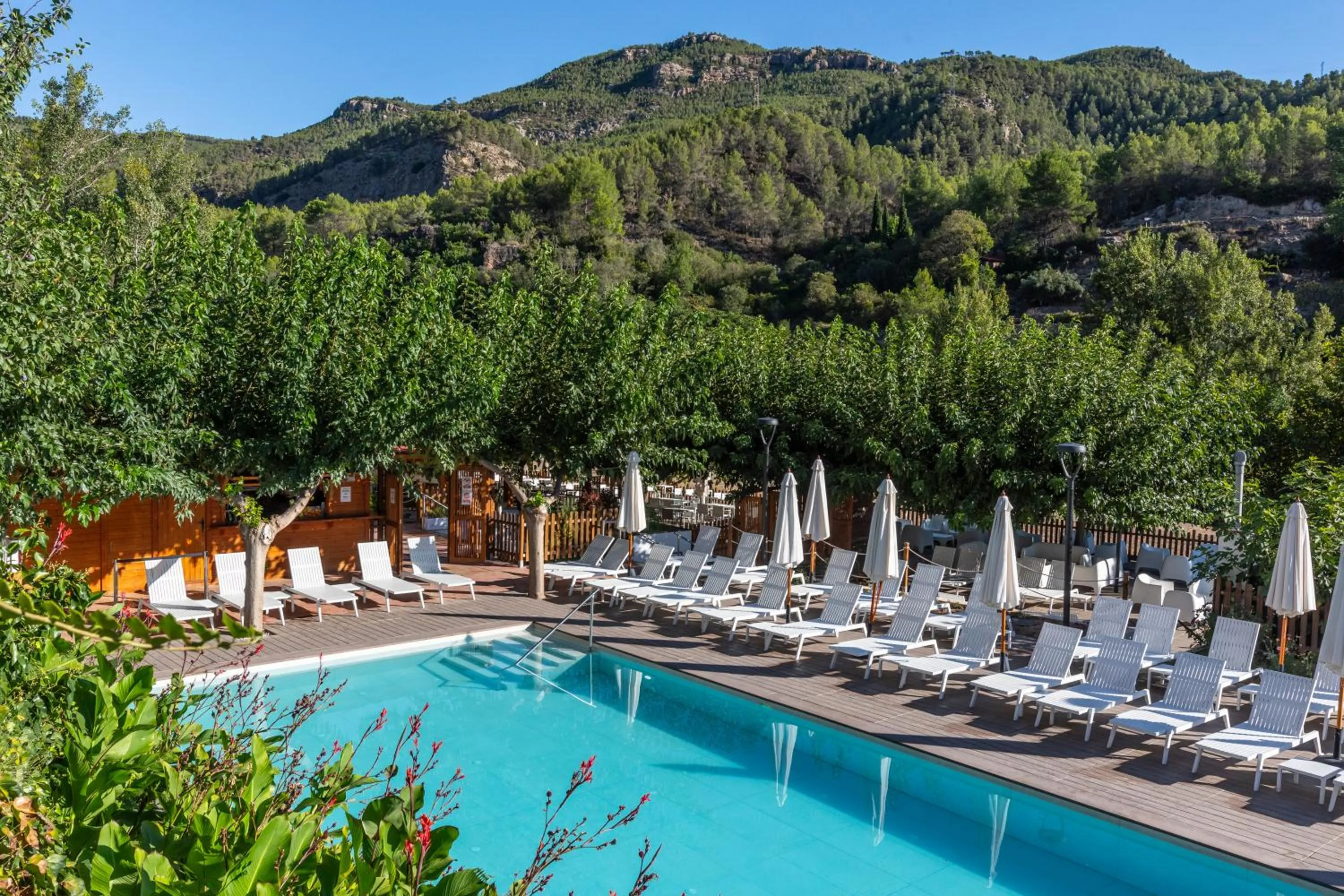 Swimming pool in Hotel Rosaleda del Mijares