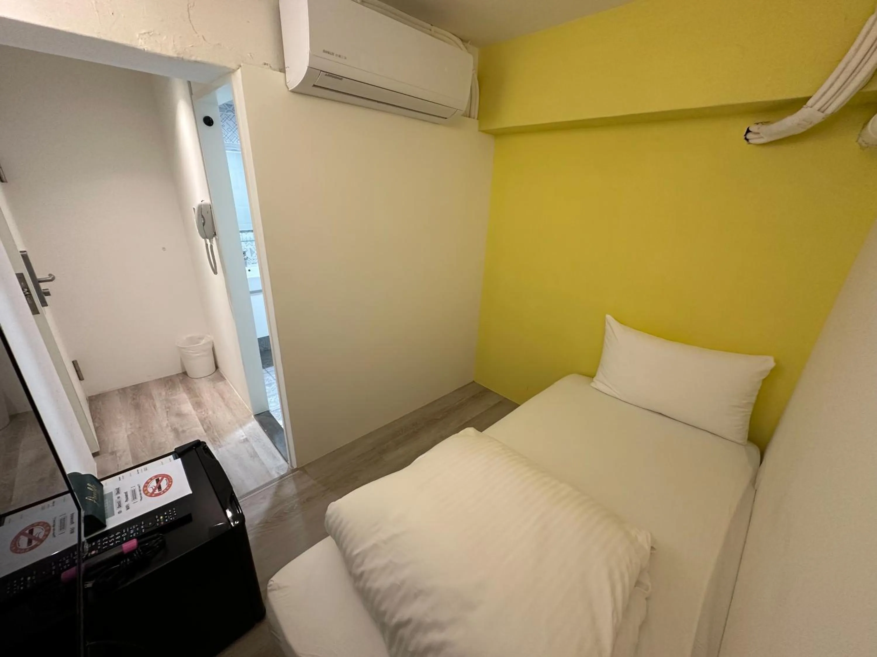 Bedroom, Bed in Taipei Inn