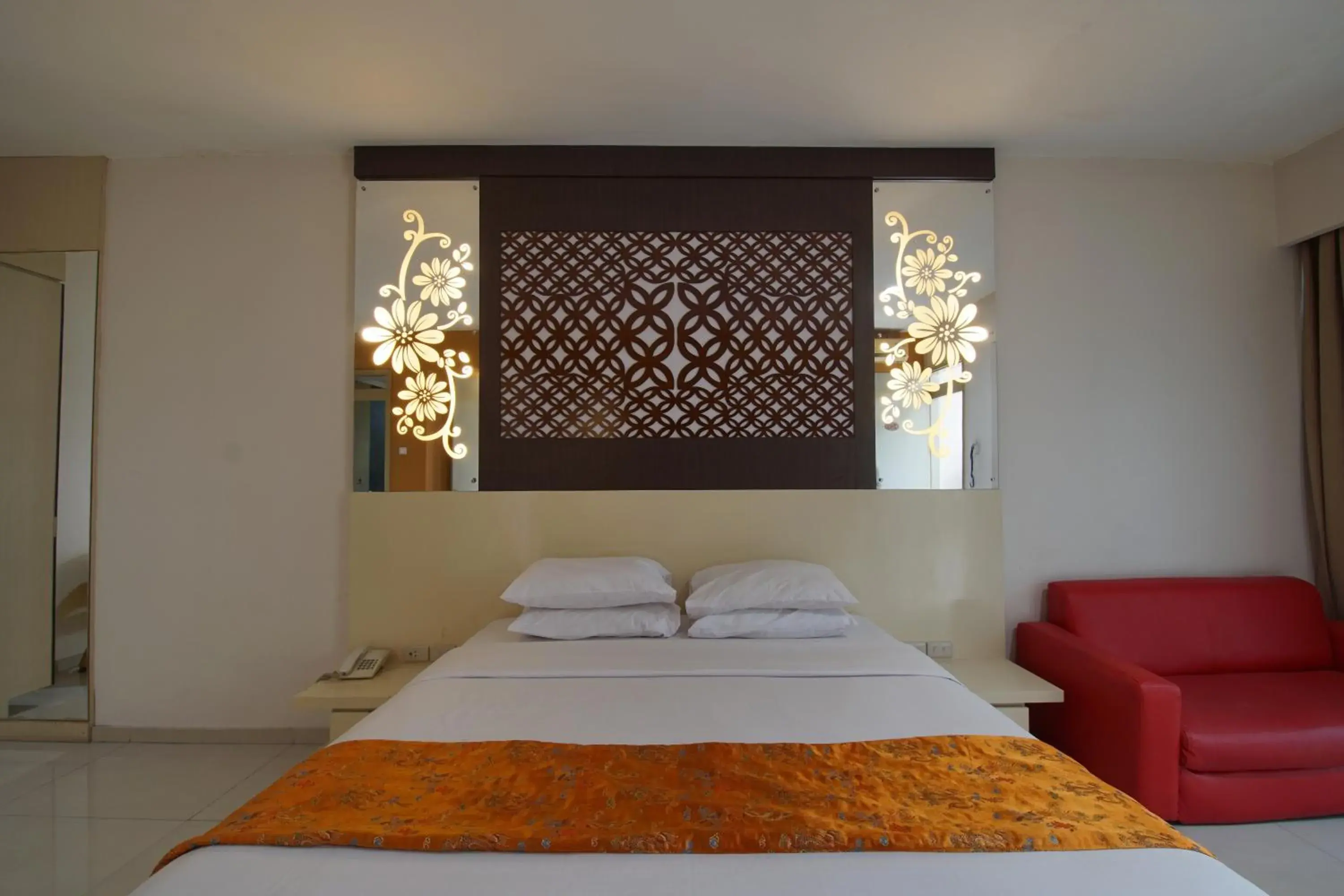 Deluxe Double Room in Hotel New Puri Garden Deluxe Double Room in Hotel New Puri Garden