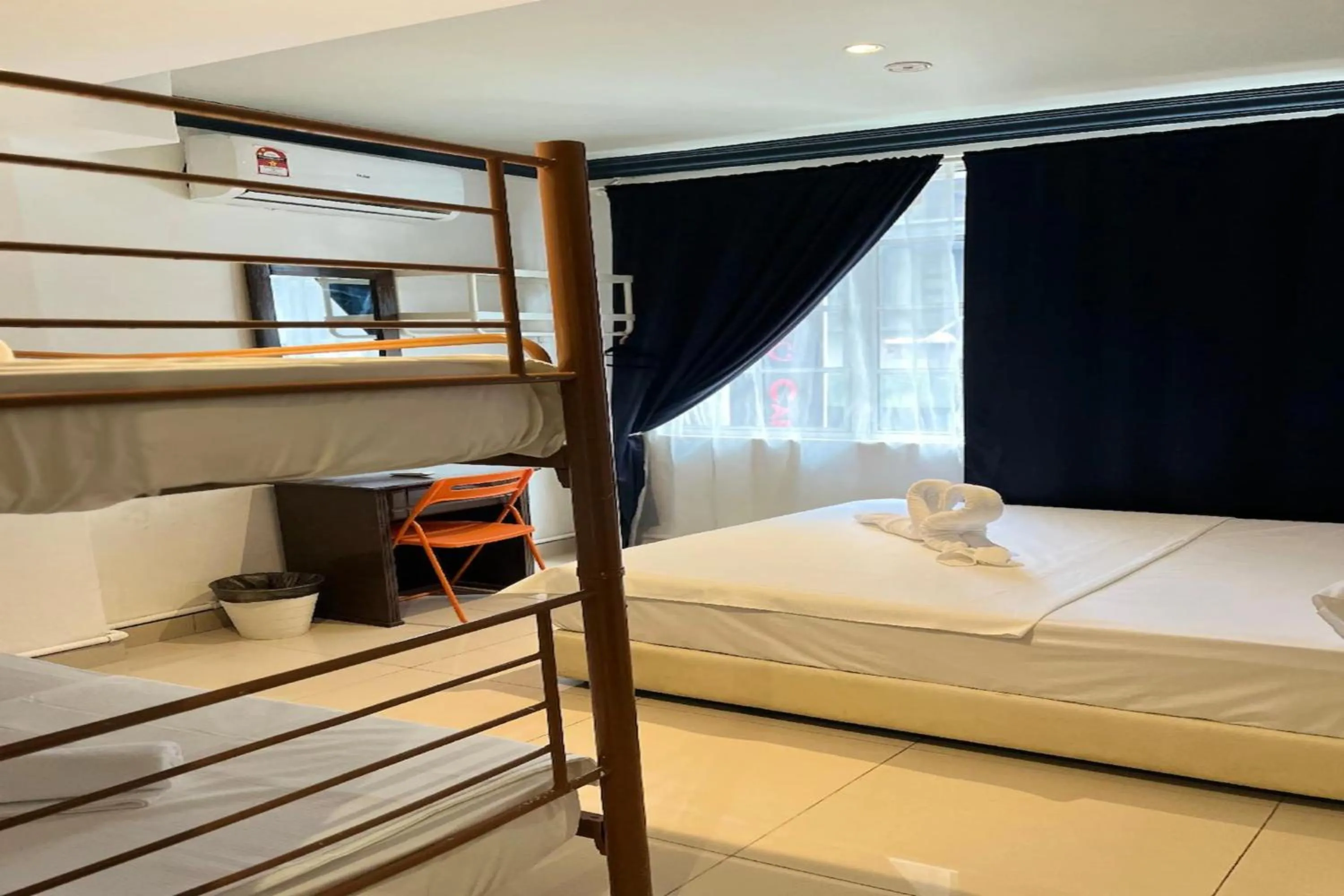 Bedroom, Bed in Hotel O Senja Hostel Chinatown