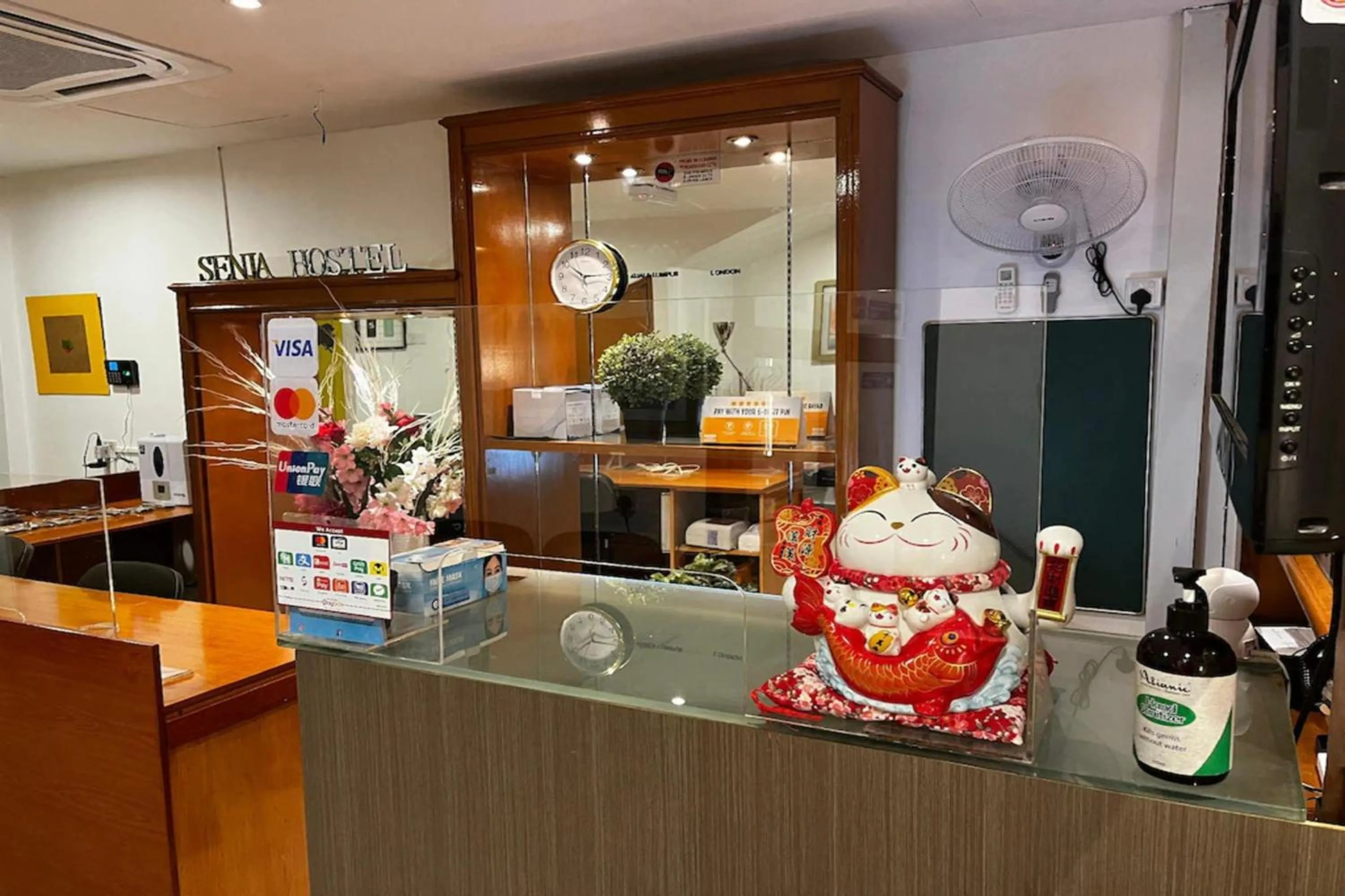 Lobby or reception in Hotel O Senja Hostel Chinatown