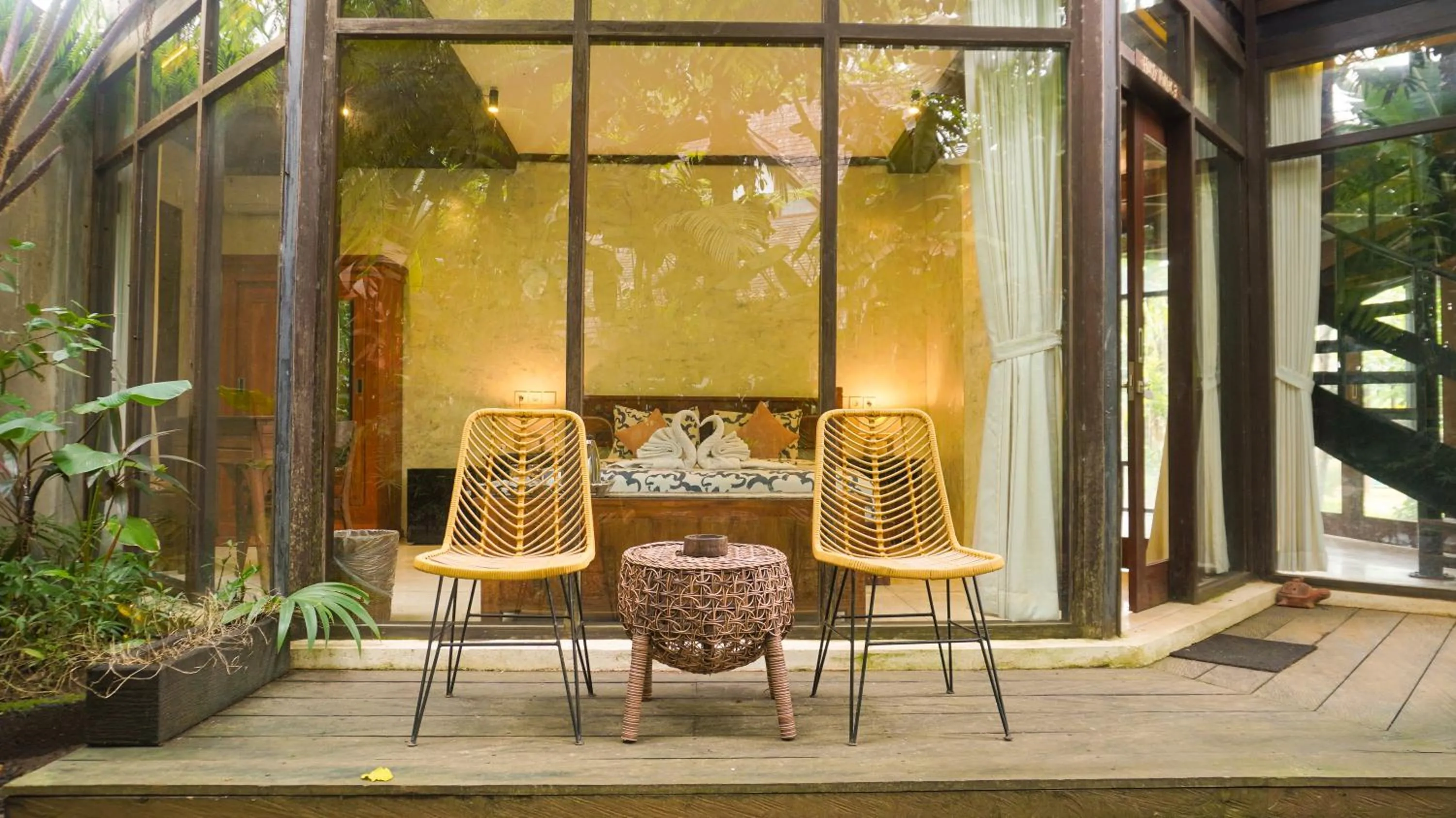 Seating area in Green Tree House Villa Ubud