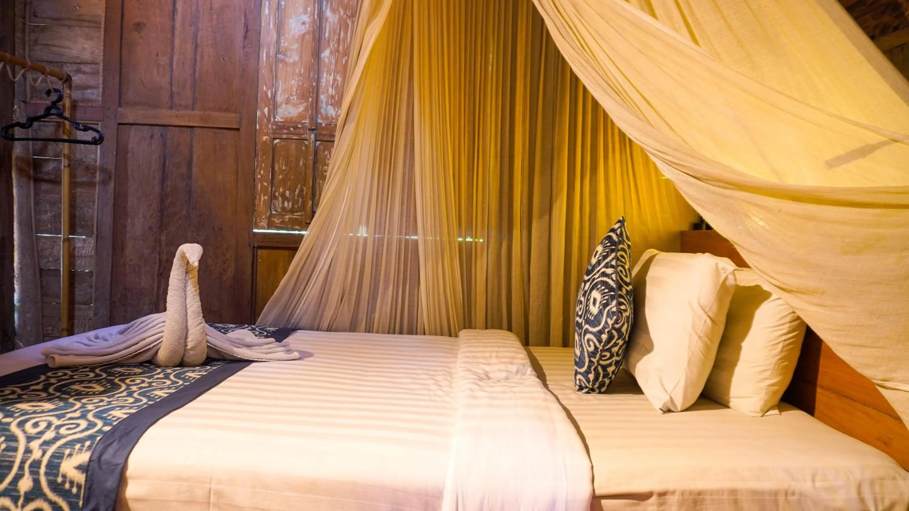 Bedroom, Bed in Green Tree House Villa Ubud