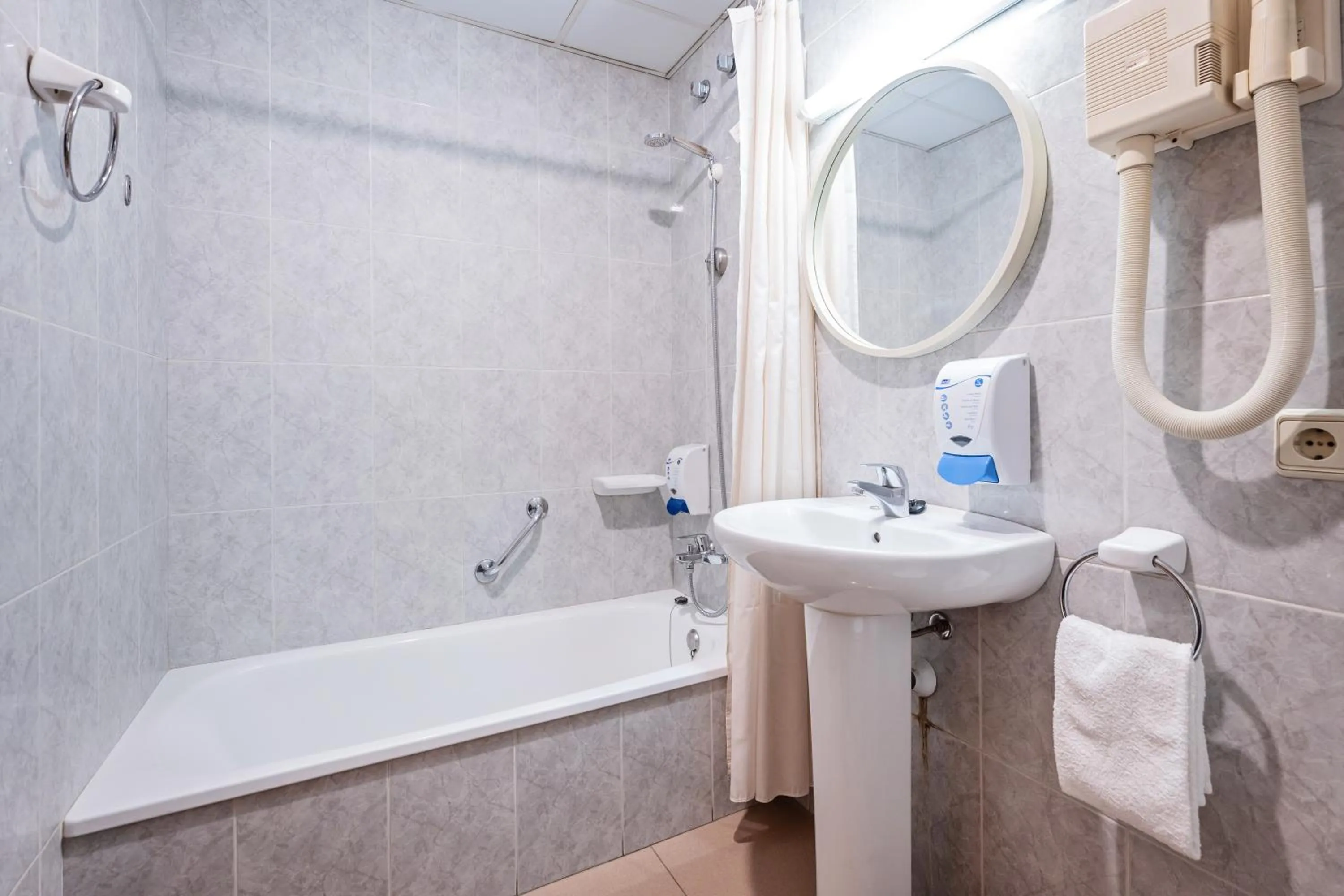 Bathroom in Hotel La Perla D'Olot