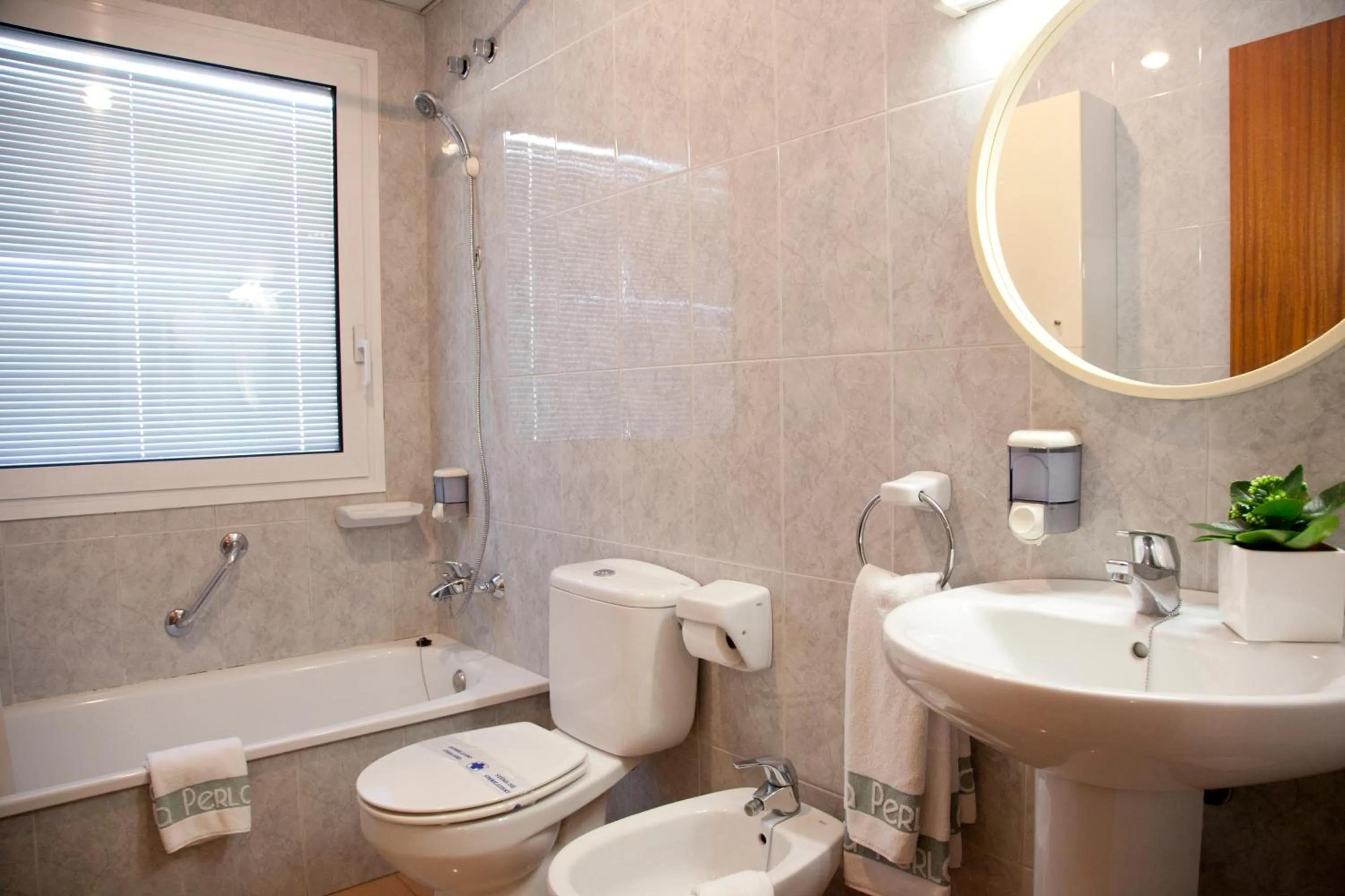 Bathroom in Hotel La Perla D'Olot