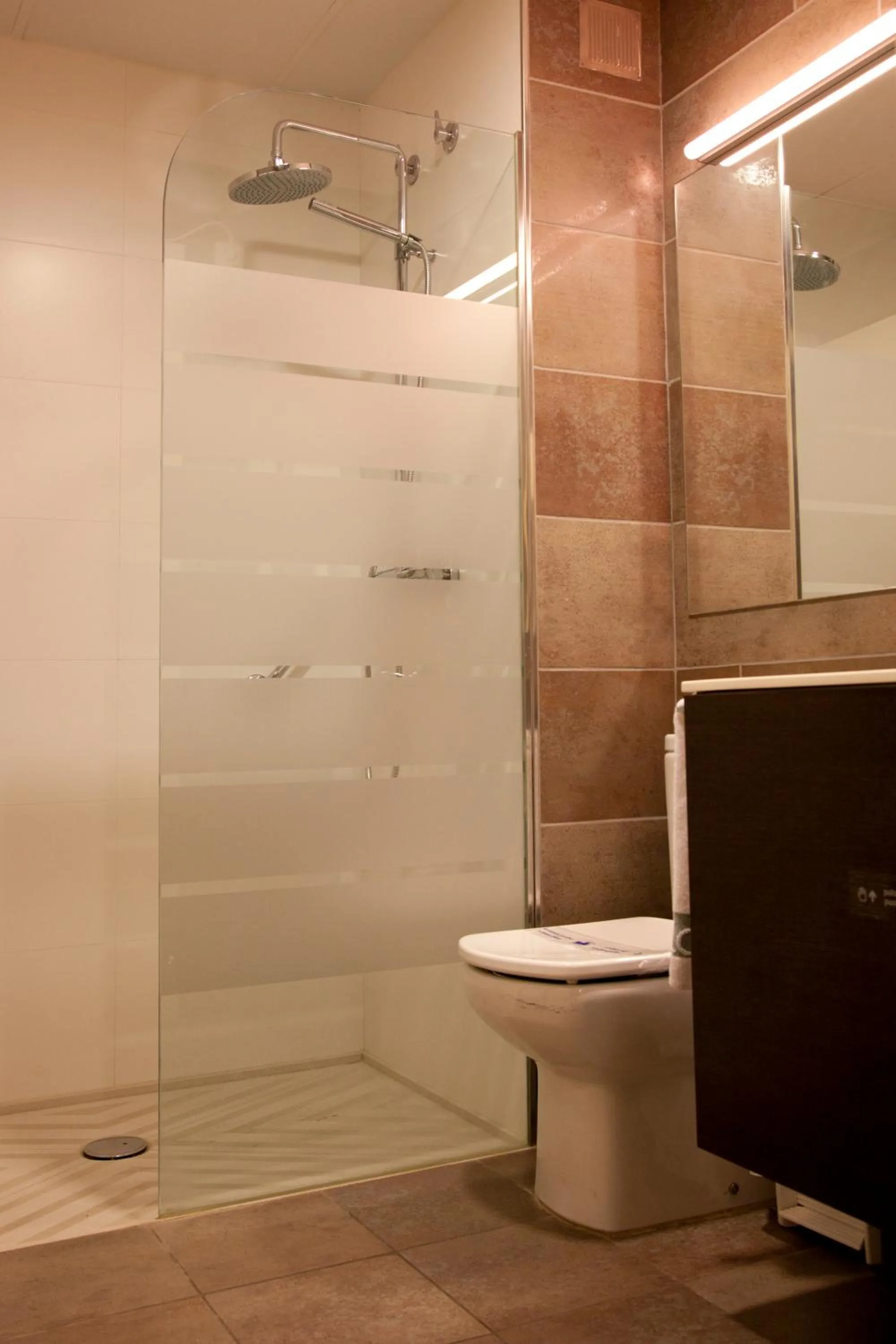 Bathroom in Hotel La Perla D'Olot