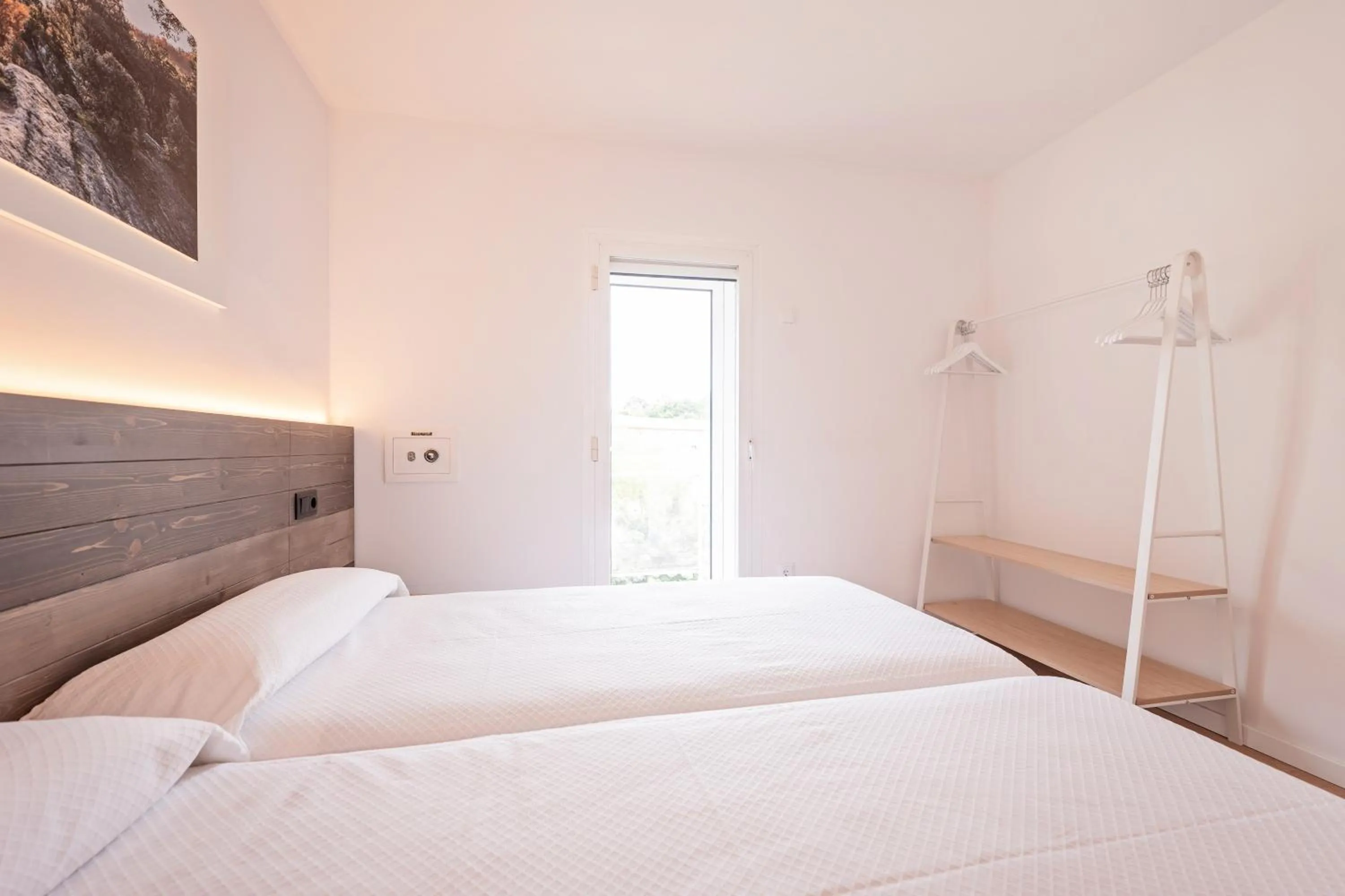 Bedroom, Bed in Hotel La Perla D'Olot