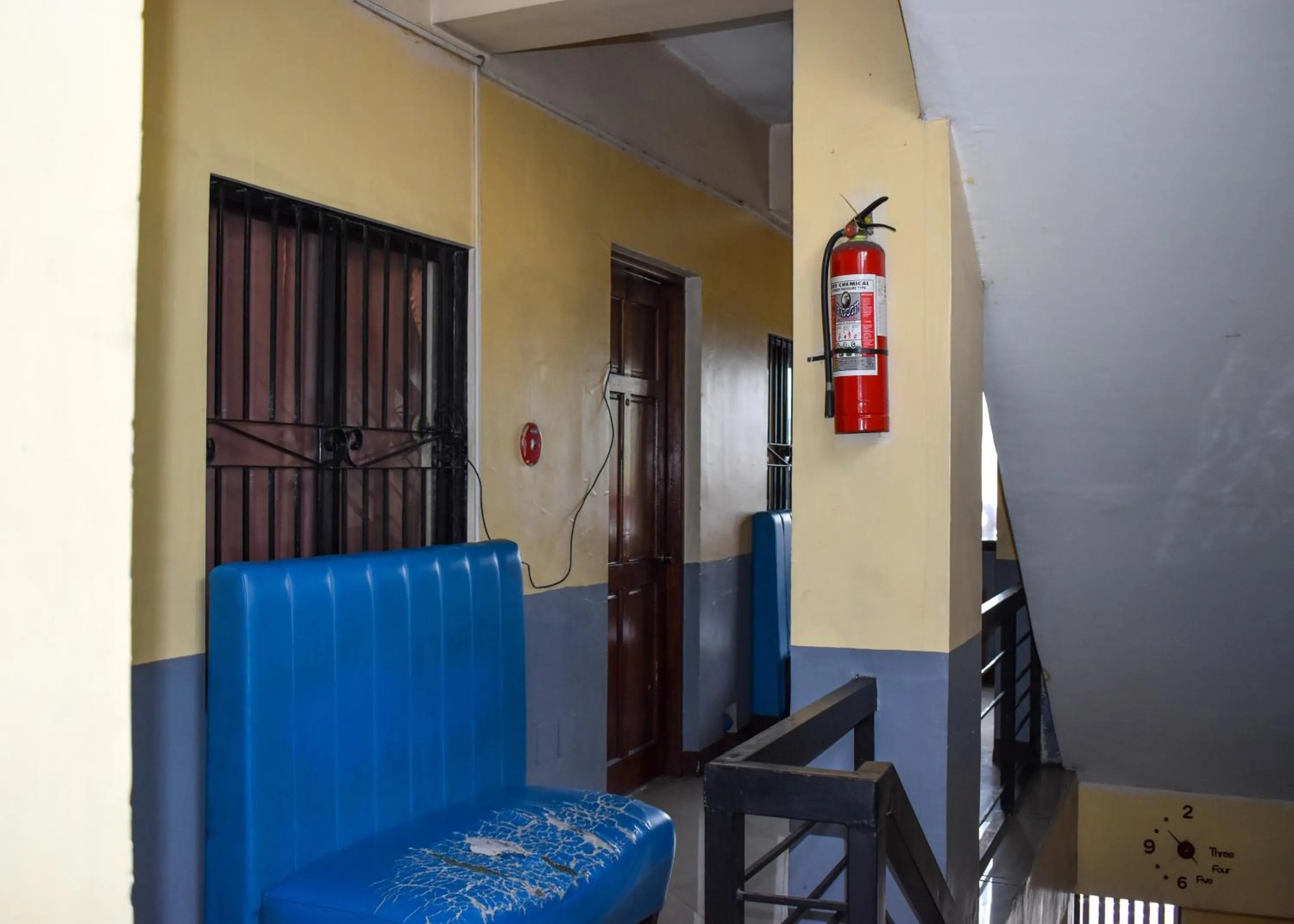Seating area in 1812 VC Lodge