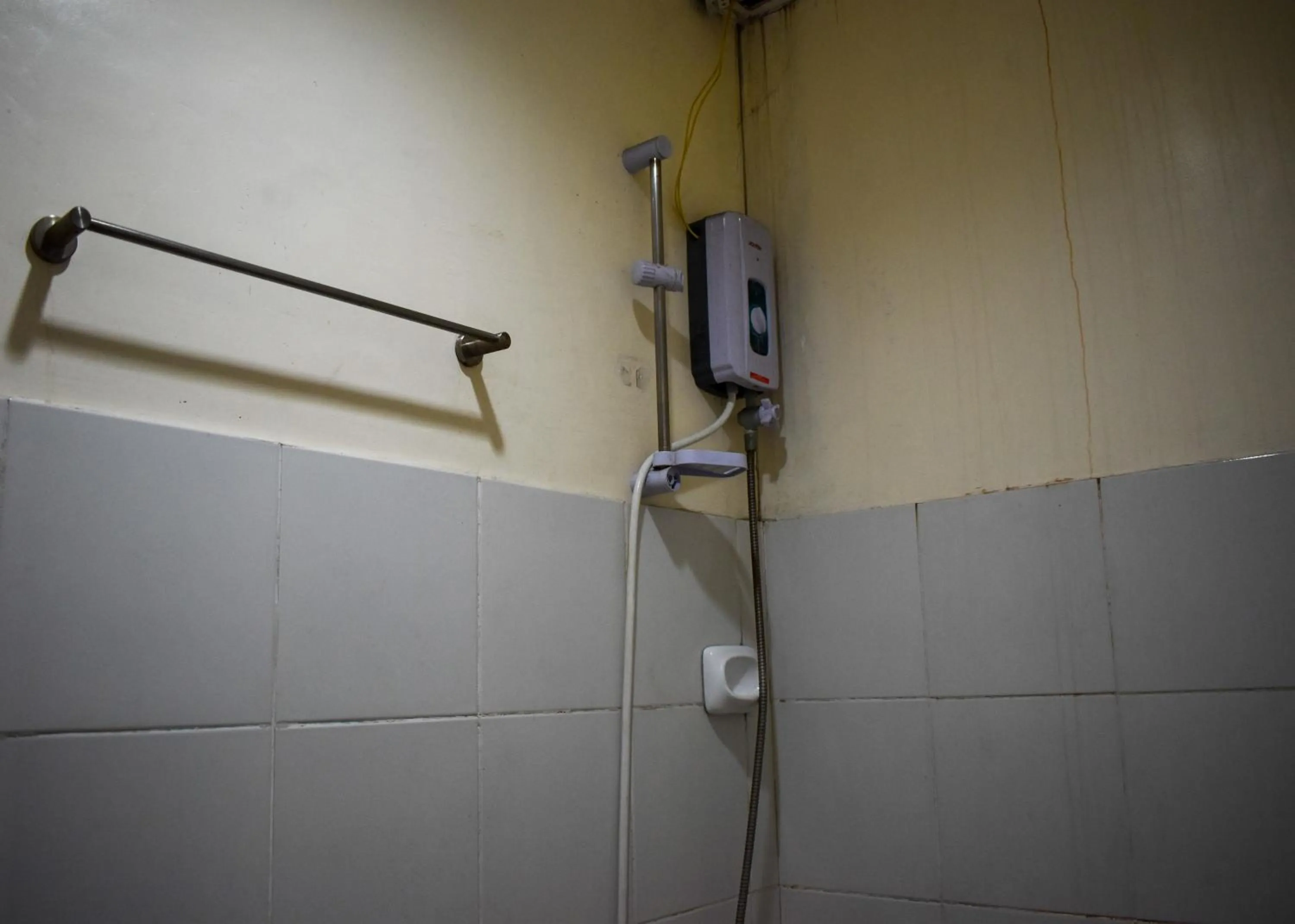 Shower in 1812 VC Lodge