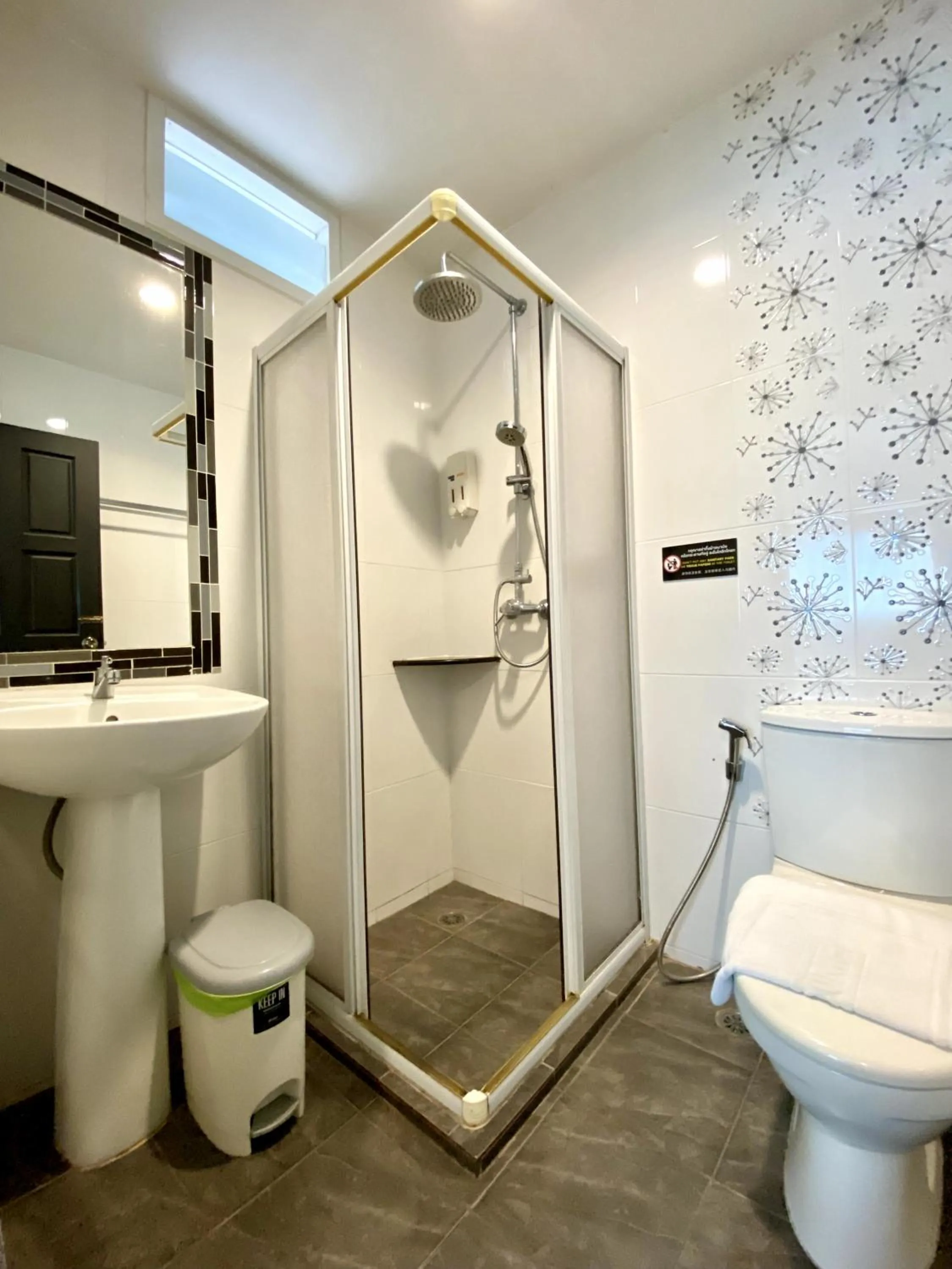 Bathroom in Sunray Beach Hotel Patong