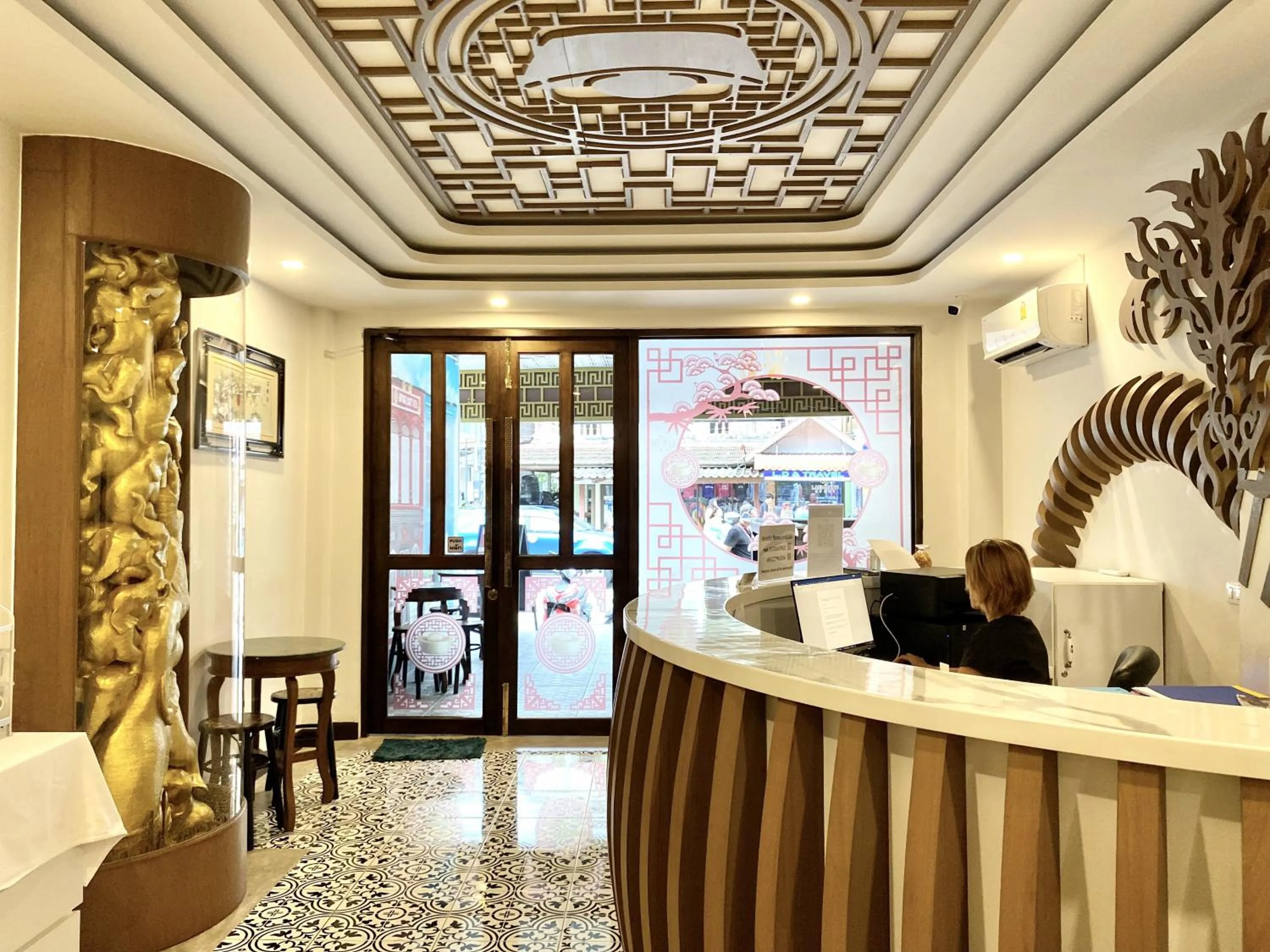 Lobby or reception in Sunray Beach Hotel Patong