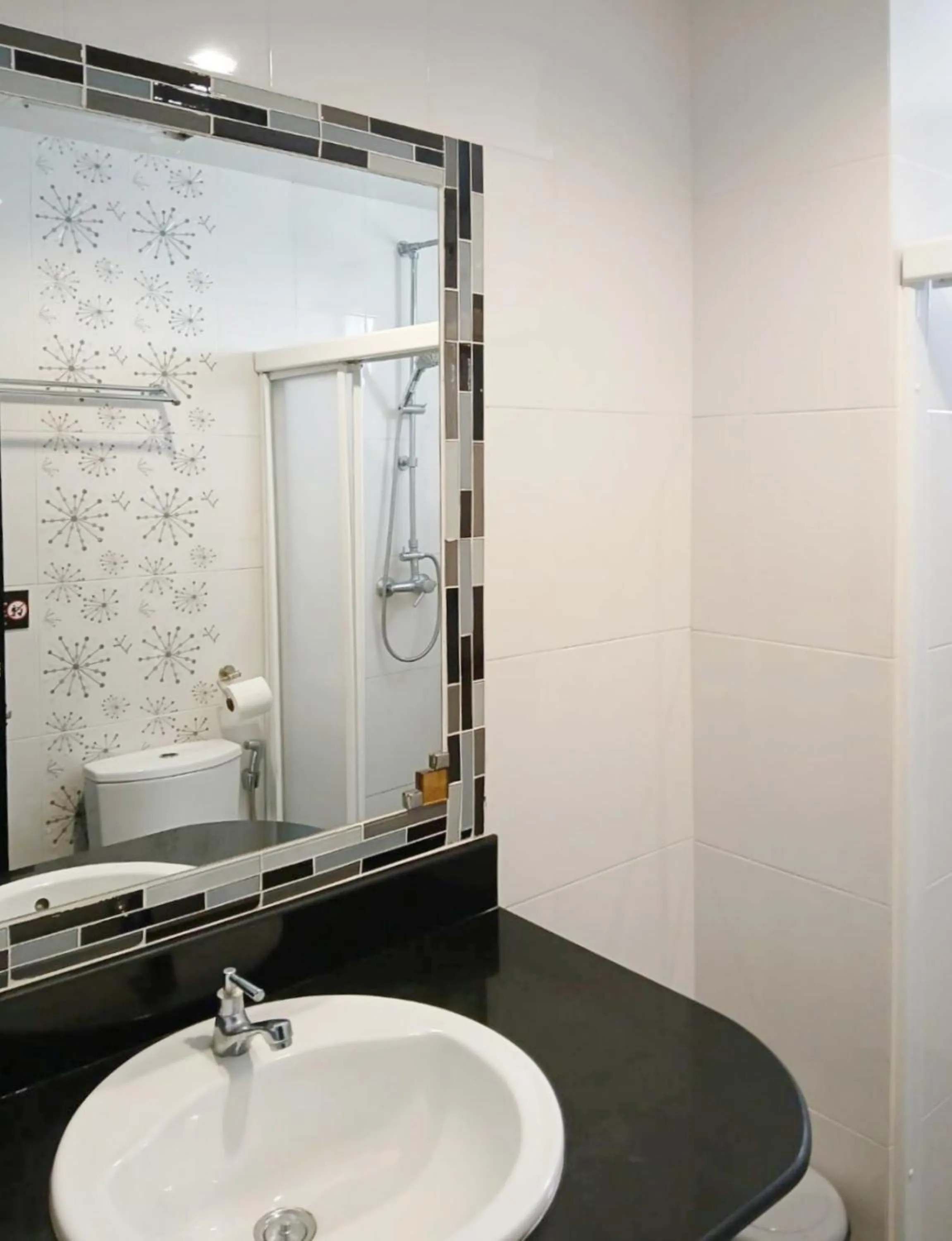 Shower in Sunray Beach Hotel Patong