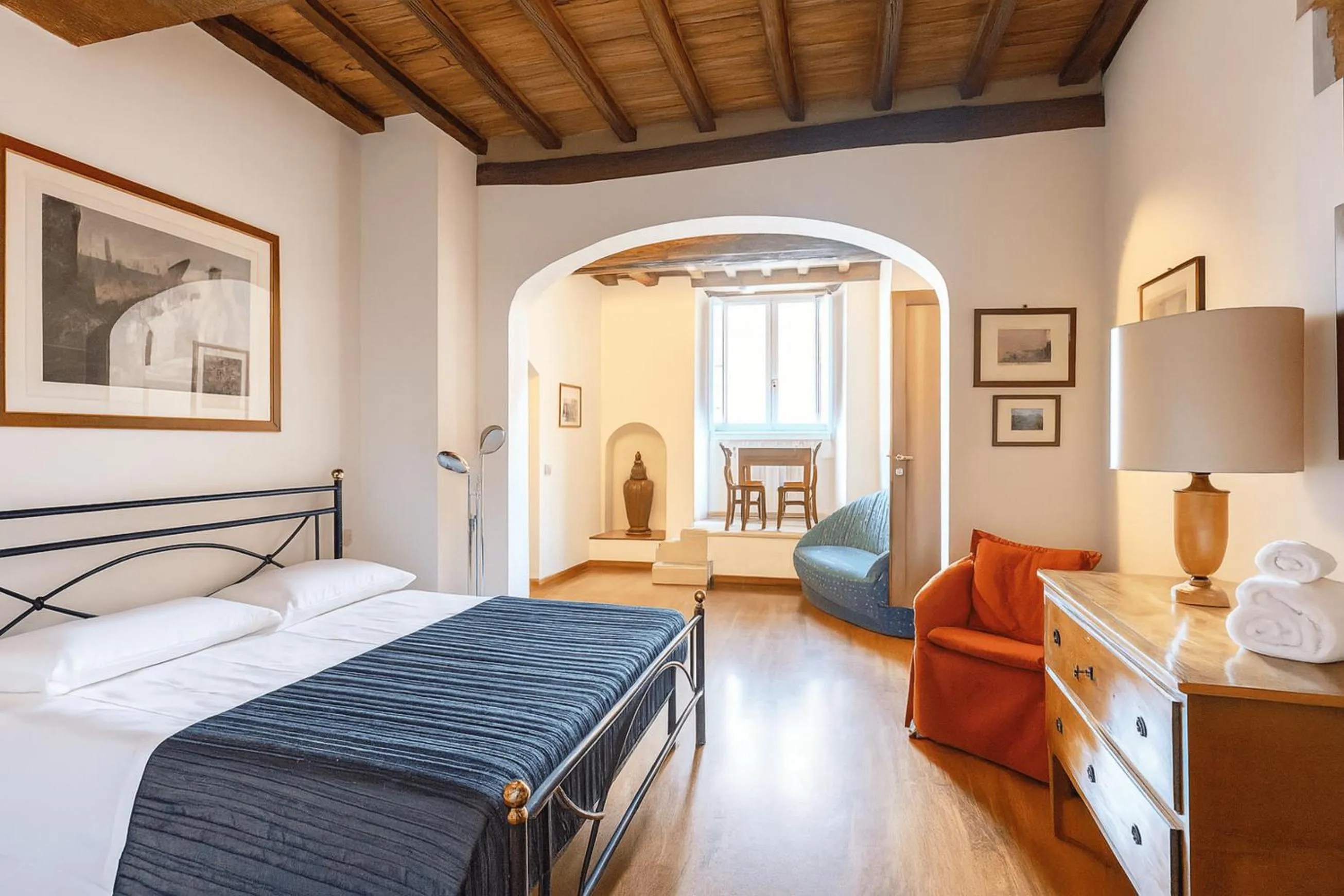 Bed in The Balcony Suite - Piazza del Campo