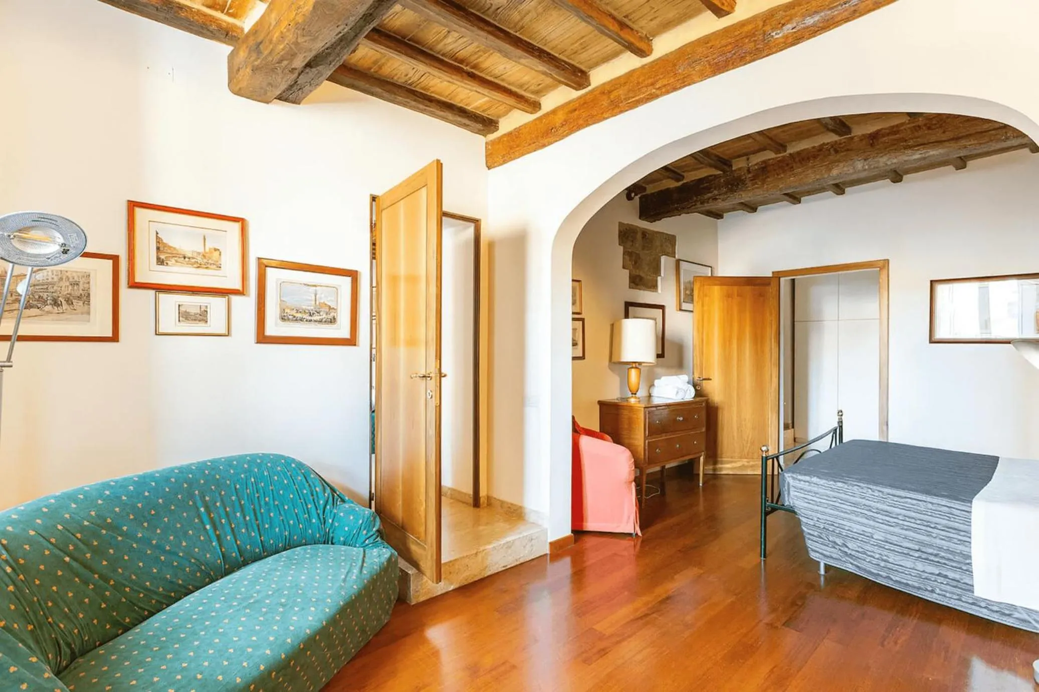 Bed in The Balcony Suite - Piazza del Campo