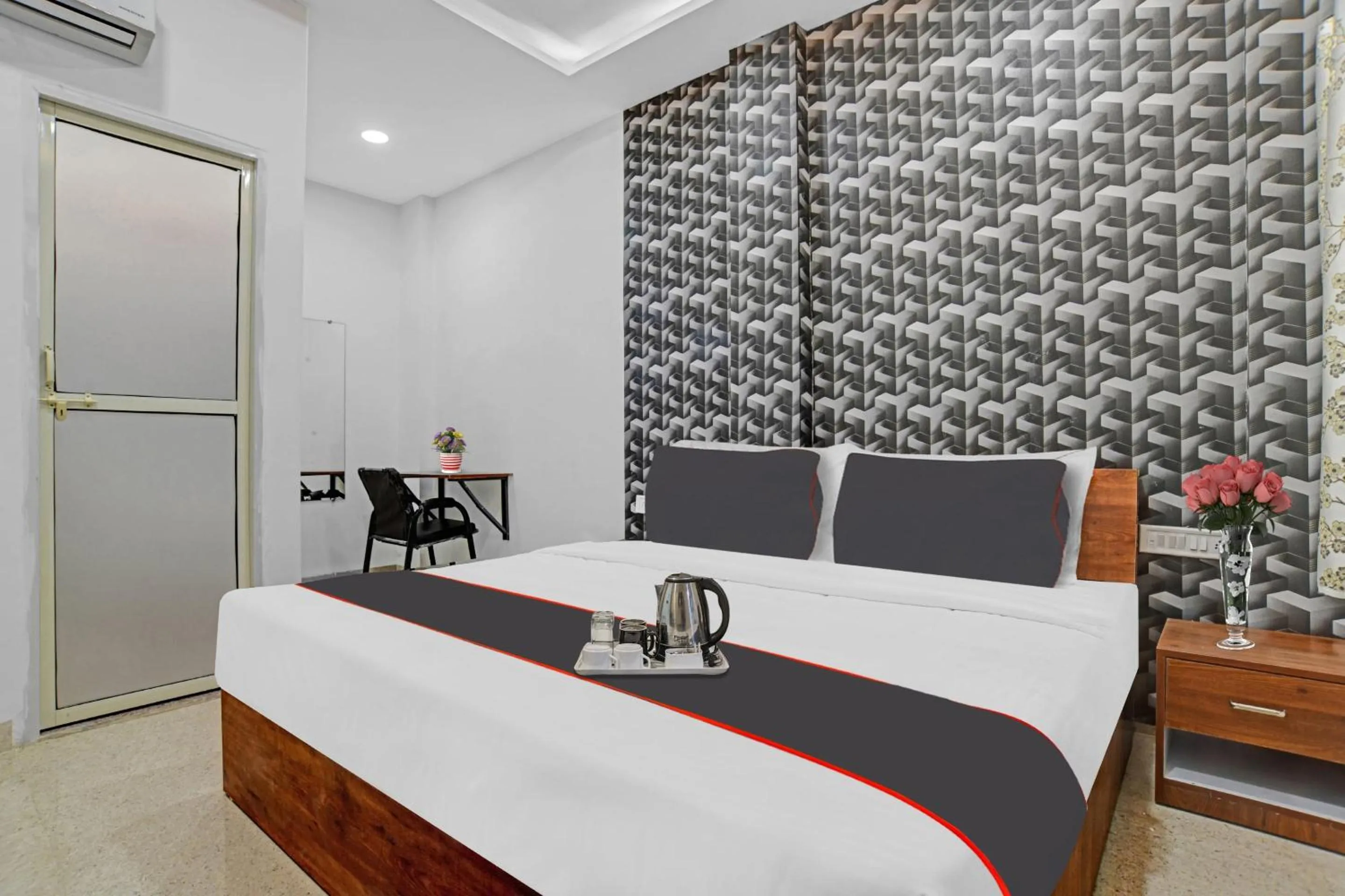 Bedroom in Hotel O Shivaay