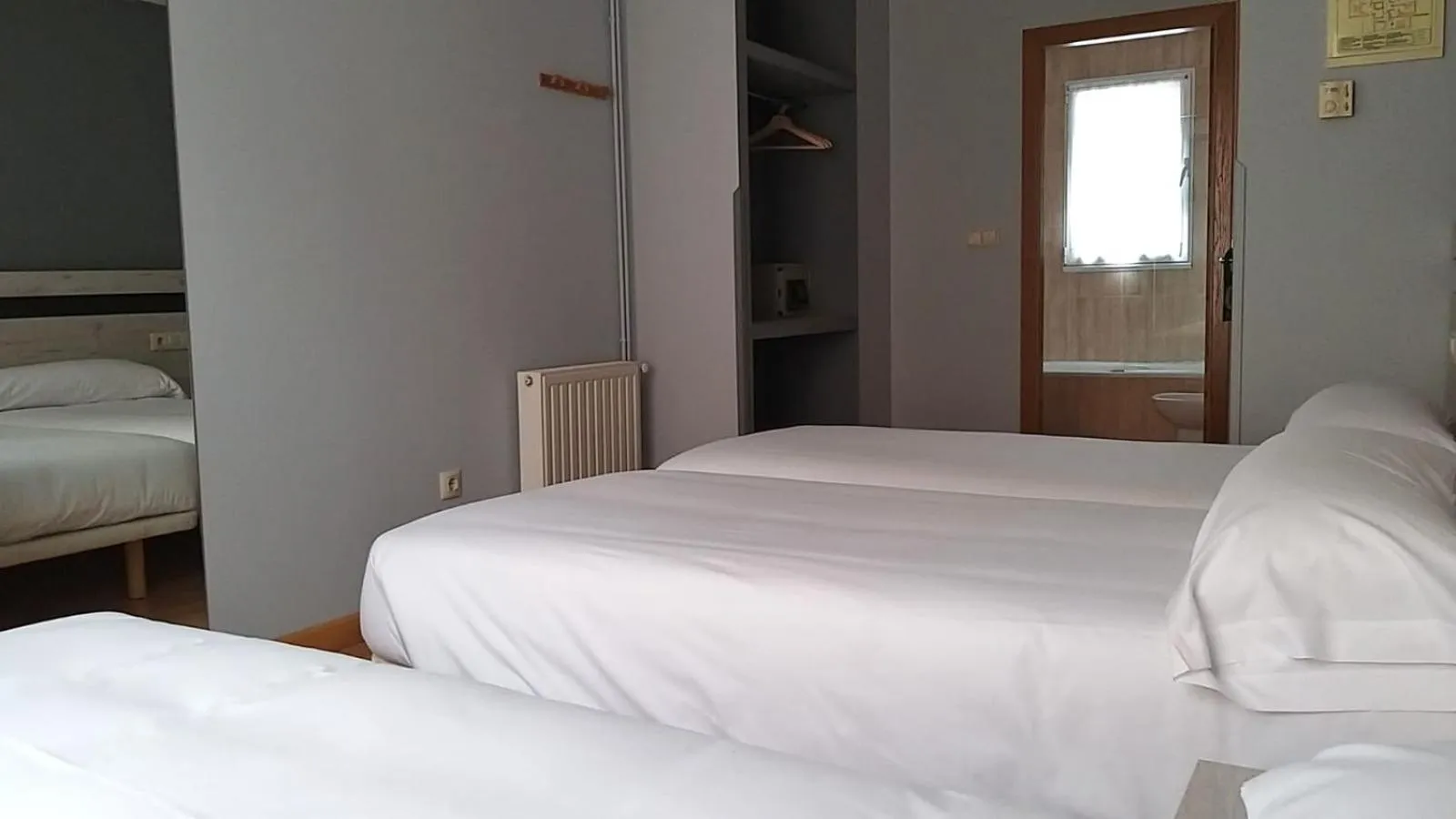 Bed in Hotel Alda Centro Oviedo