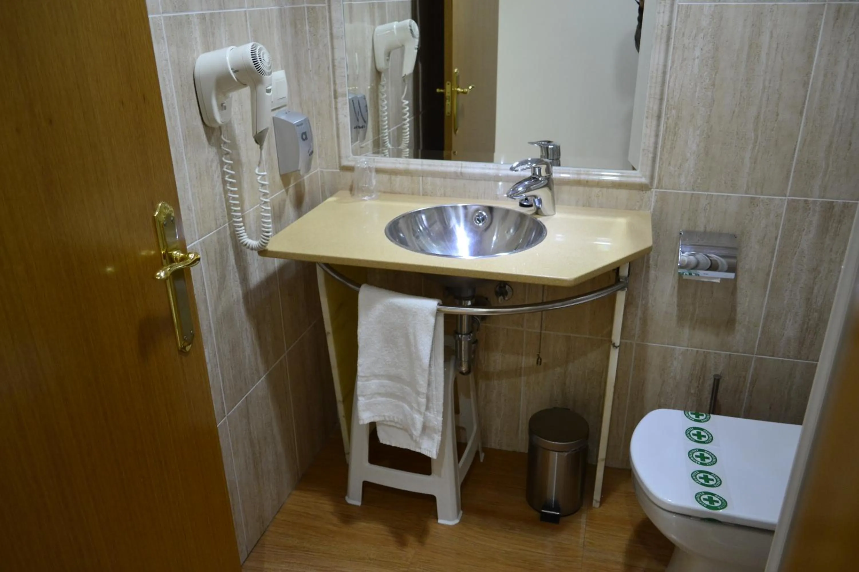 Bathroom in Hotel Alda Centro Oviedo