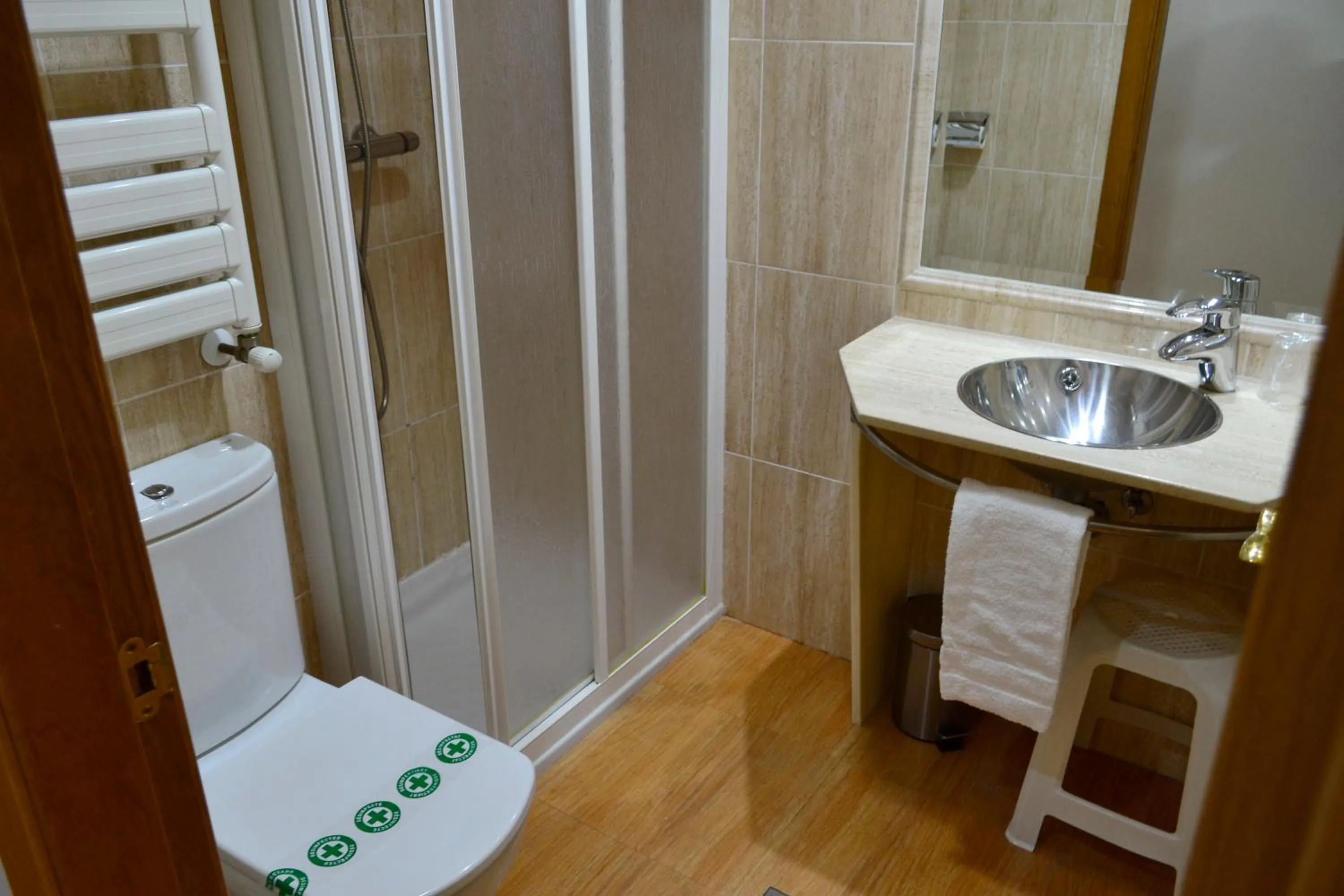 Bathroom in Hotel Alda Centro Oviedo