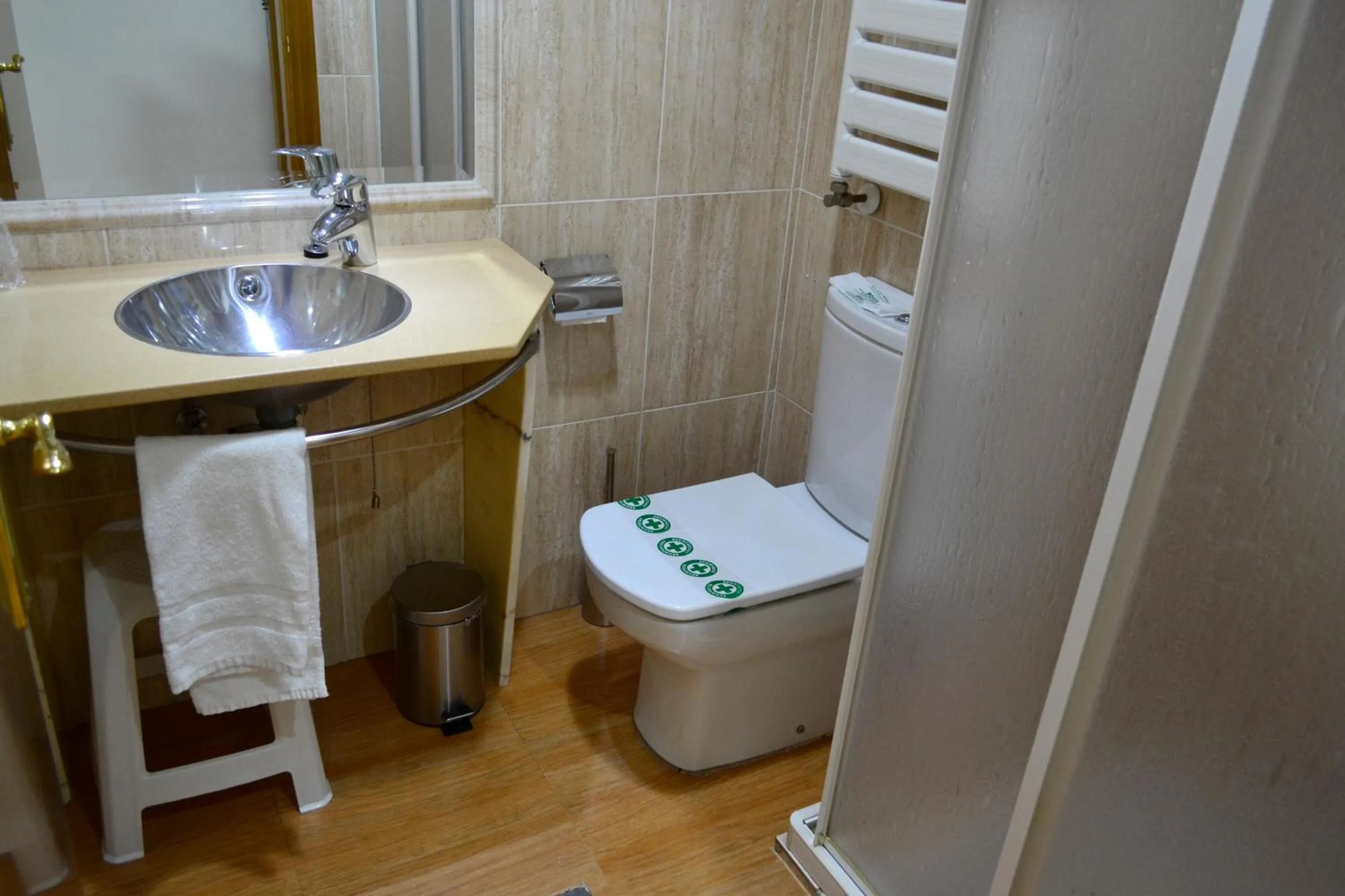 Bathroom in Hotel Alda Centro Oviedo