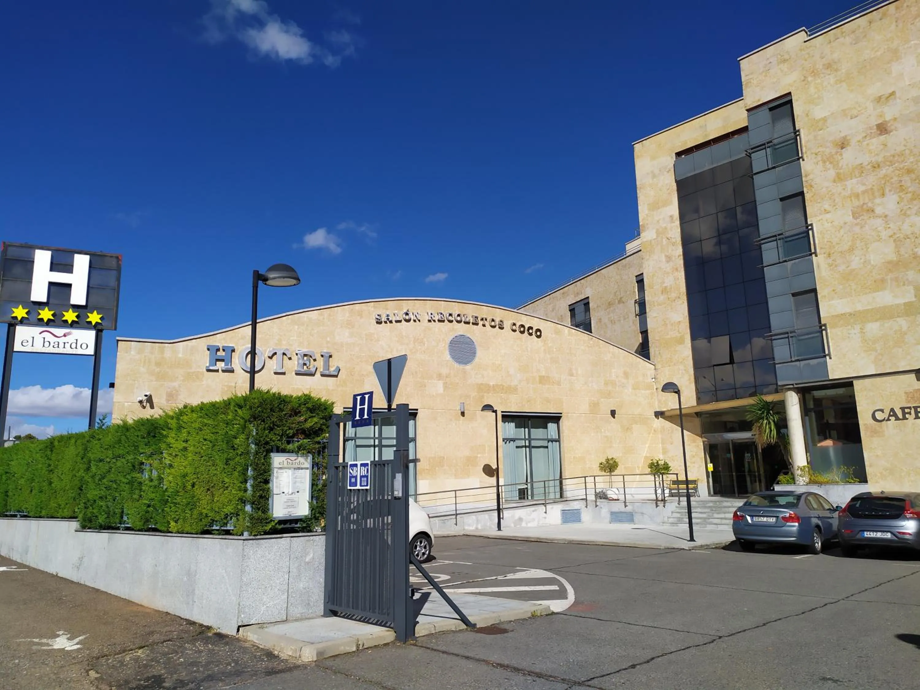 Property building in Hotel Bardo Recoletos Coco