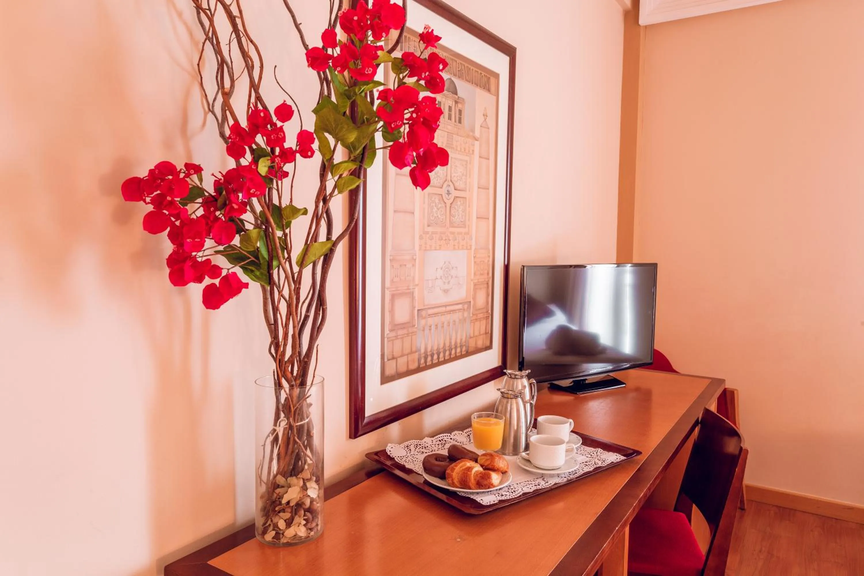 Food and drinks in Hotel Bardo Recoletos Coco