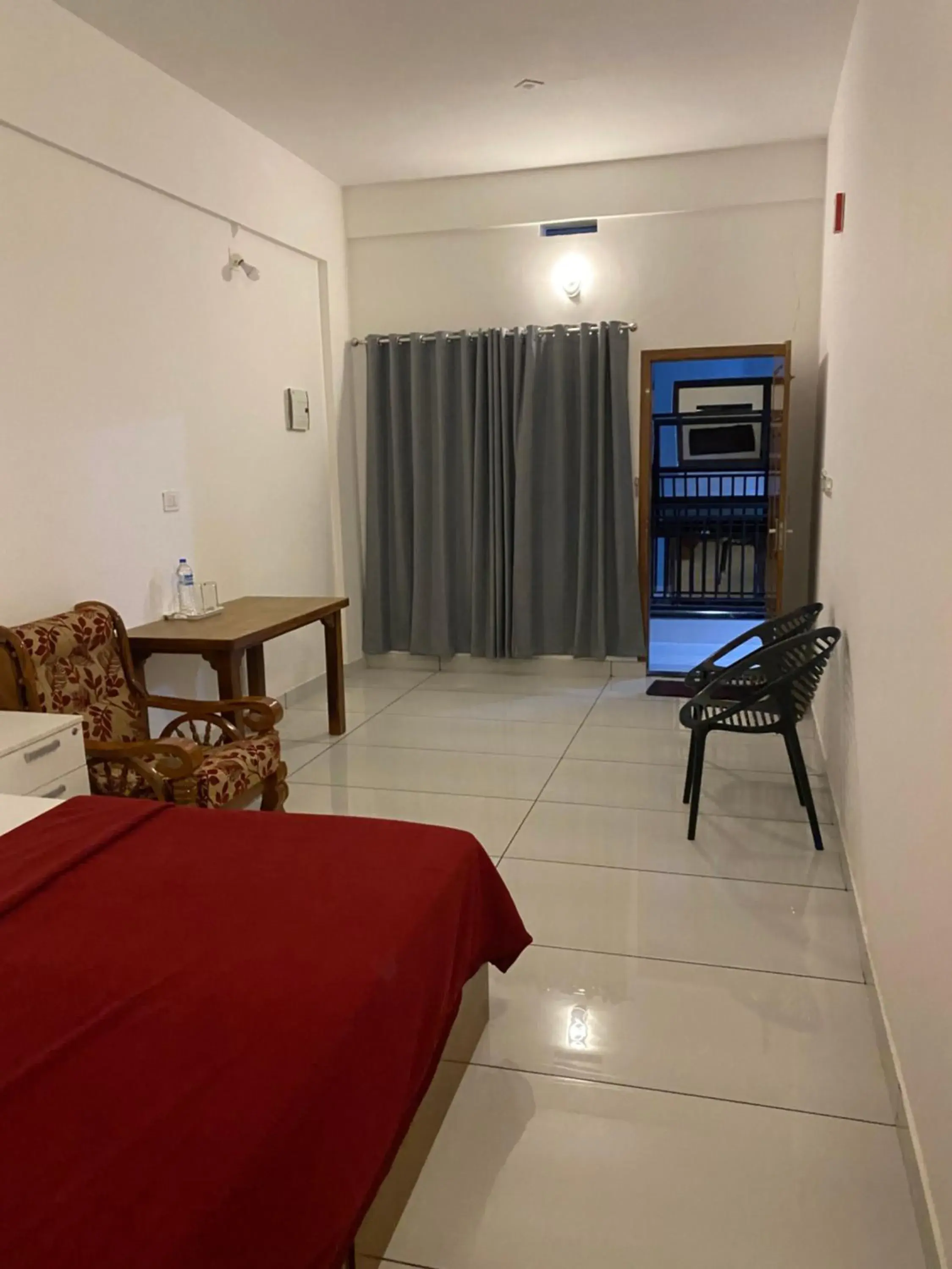 Standard Double Room with Fan in HOLLYWOOD Rooms Standard Double Room with Fan in HOLLYWOOD Rooms